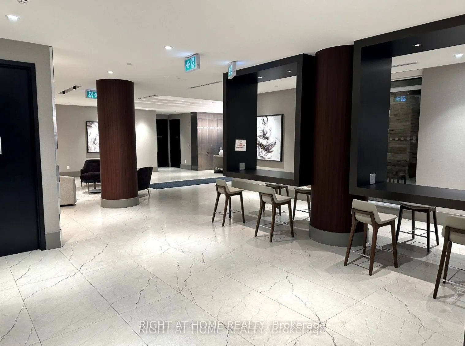 55 Duke Street W, #415
