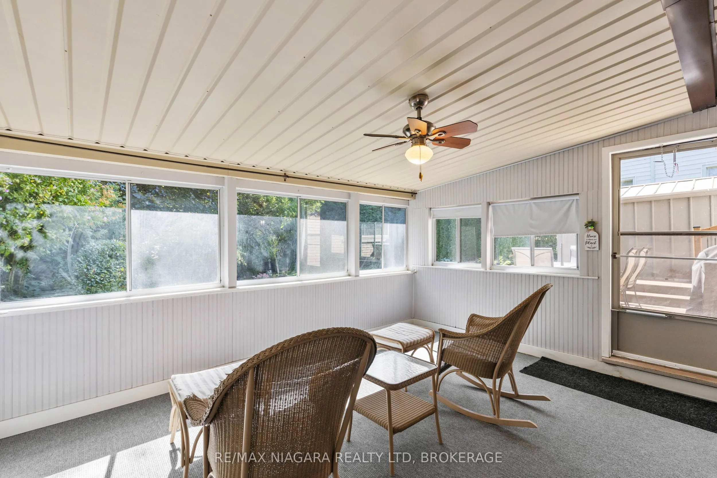 294 Lakeshore Road
