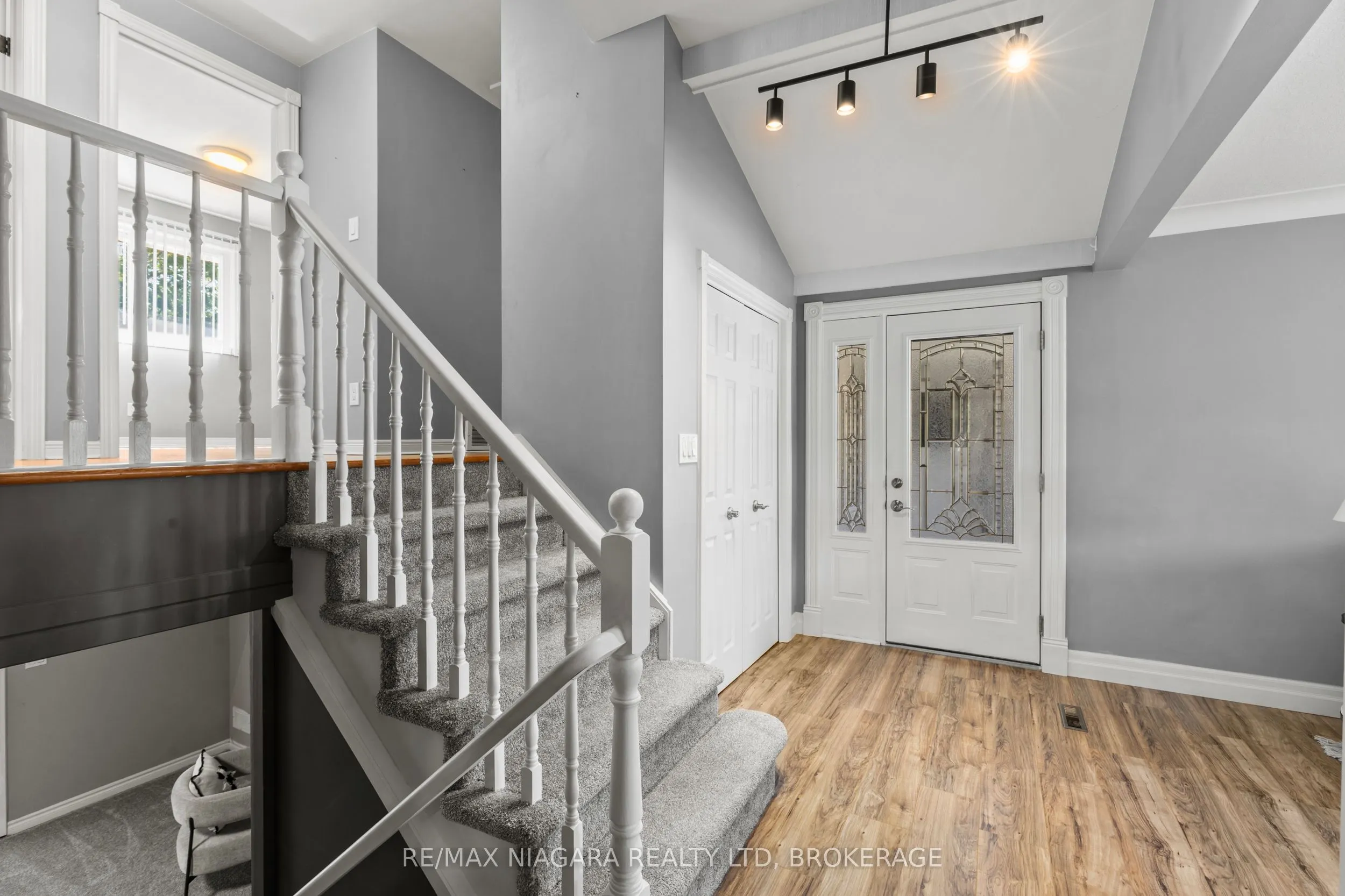 294 Lakeshore Road