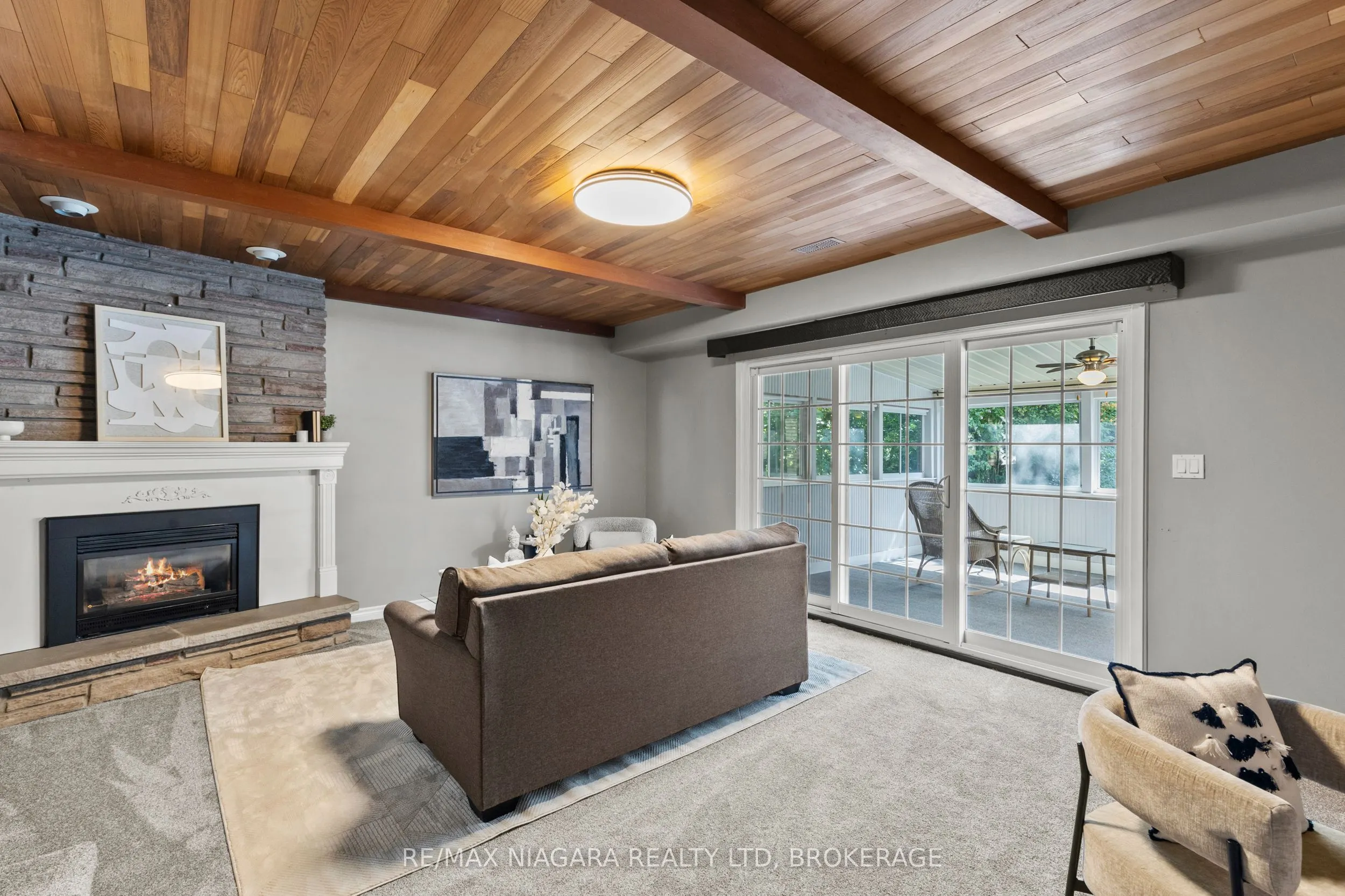 294 Lakeshore Road