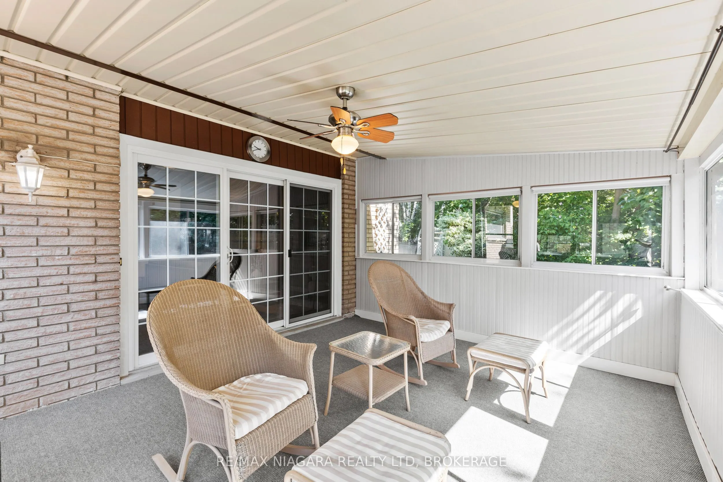 294 Lakeshore Road