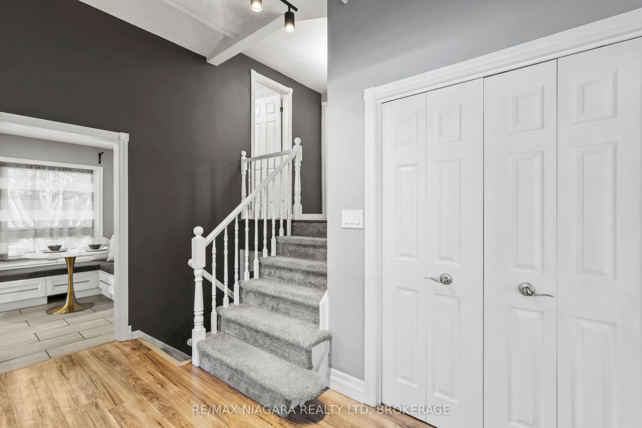 294 Lakeshore Road