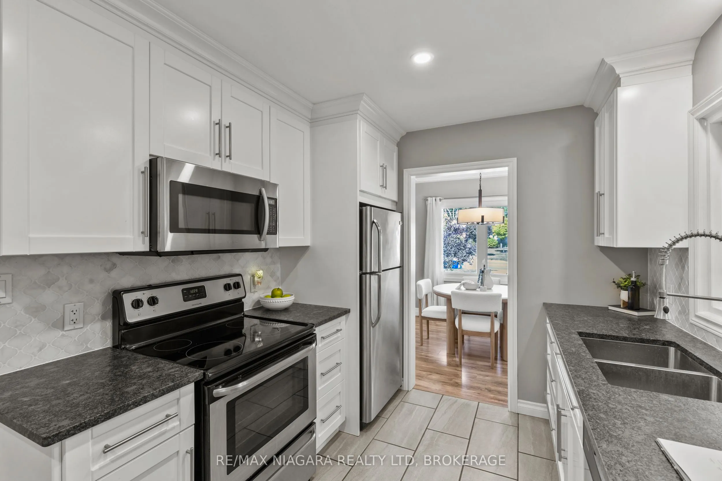 294 Lakeshore Road