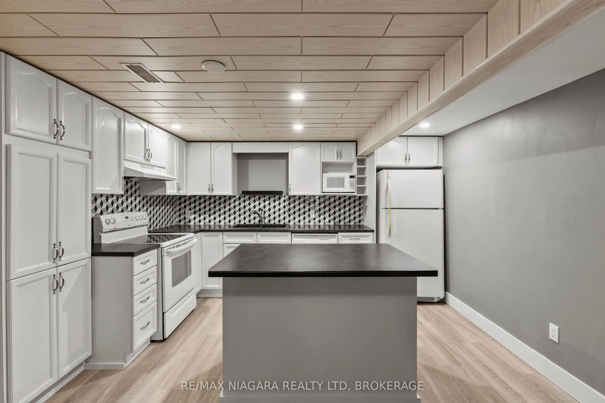 294 Lakeshore Road