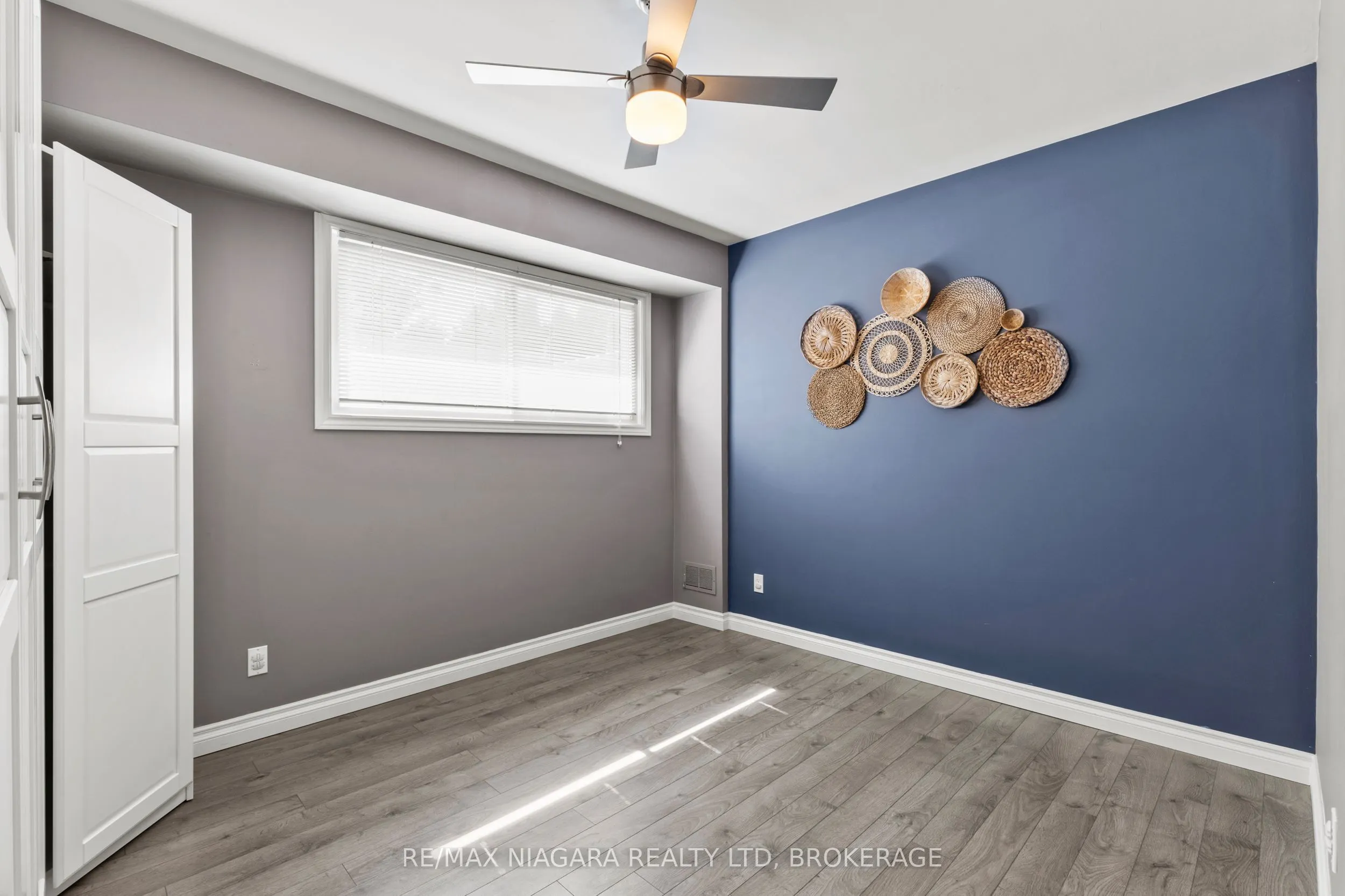 294 Lakeshore Road