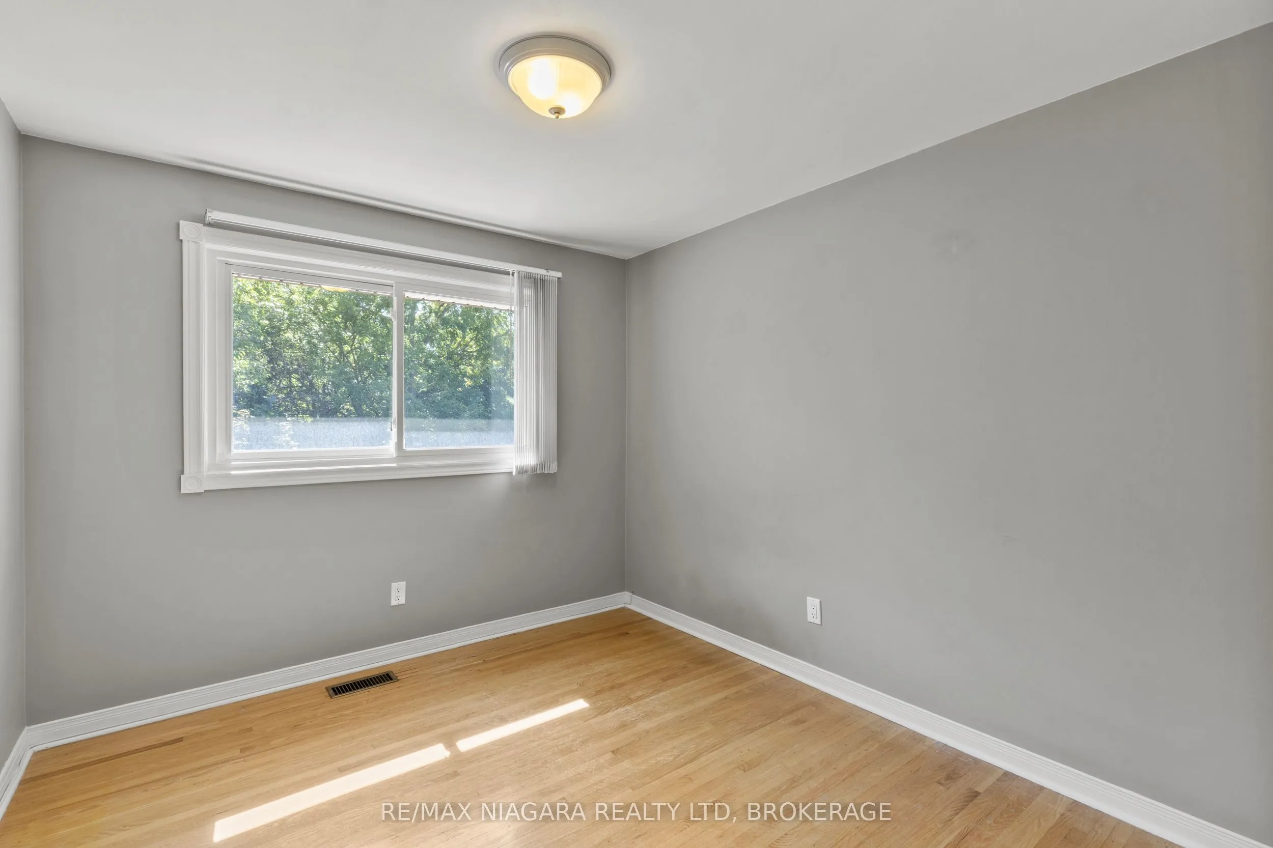 294 Lakeshore Road
