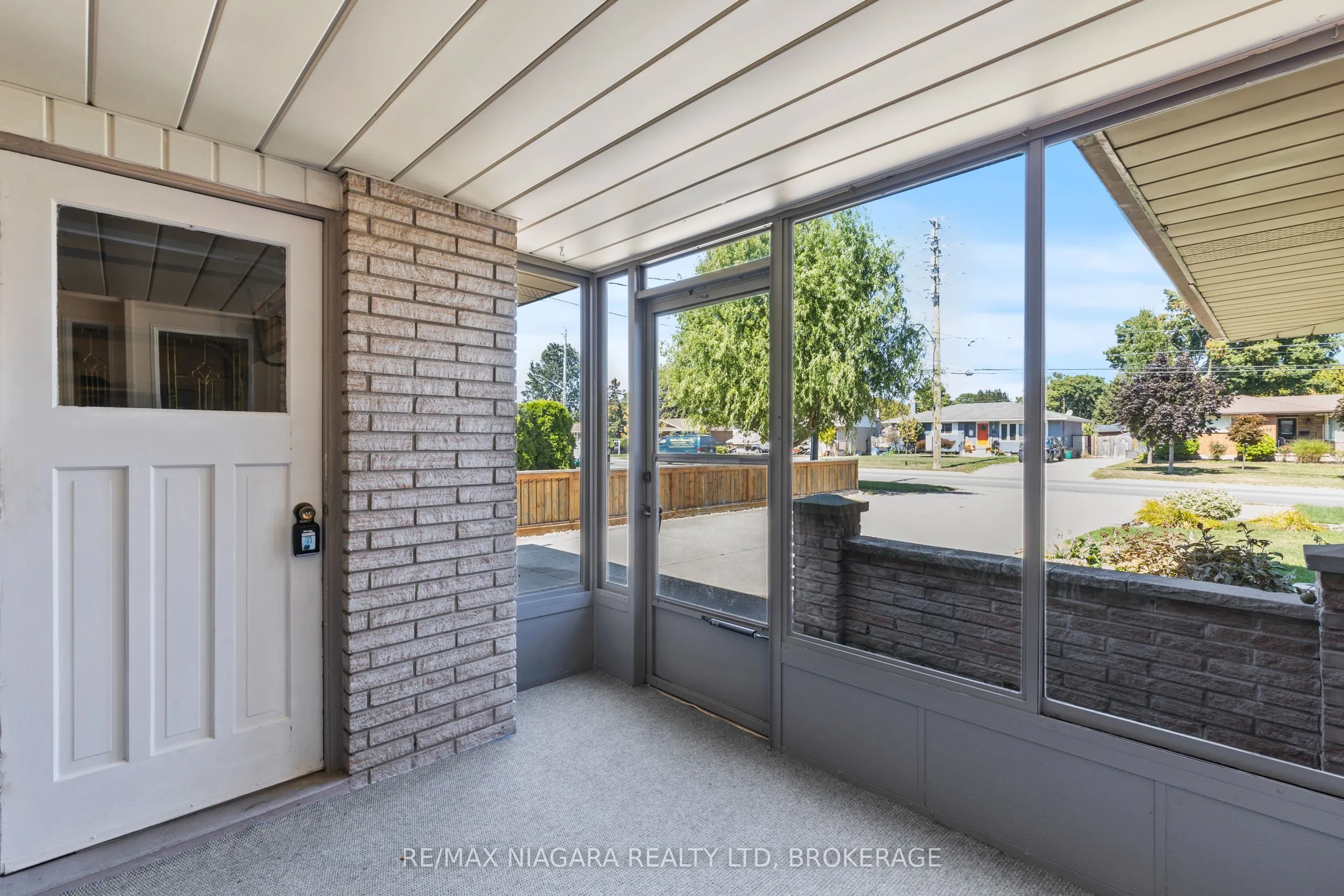 294 Lakeshore Road