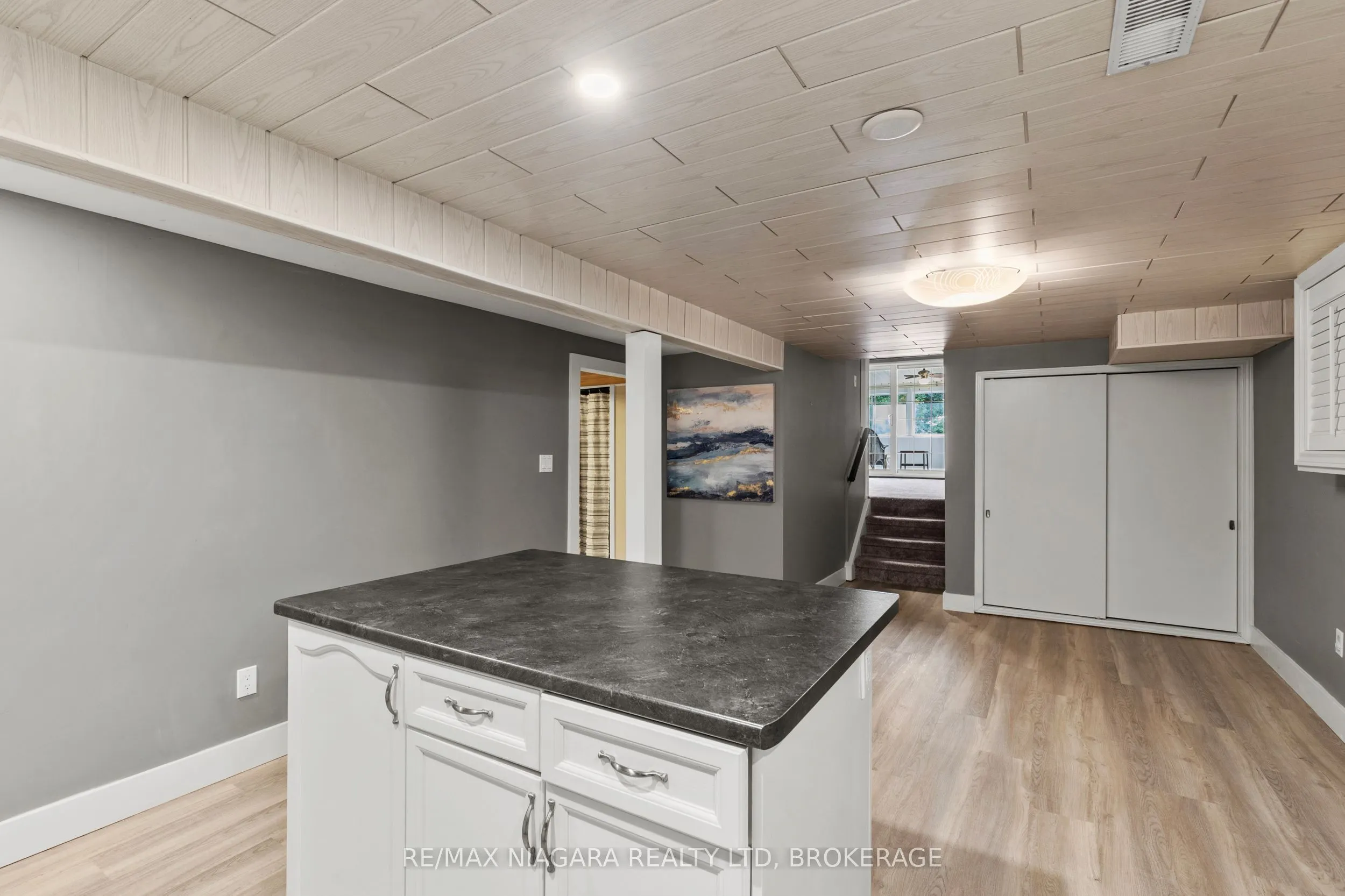 294 Lakeshore Road