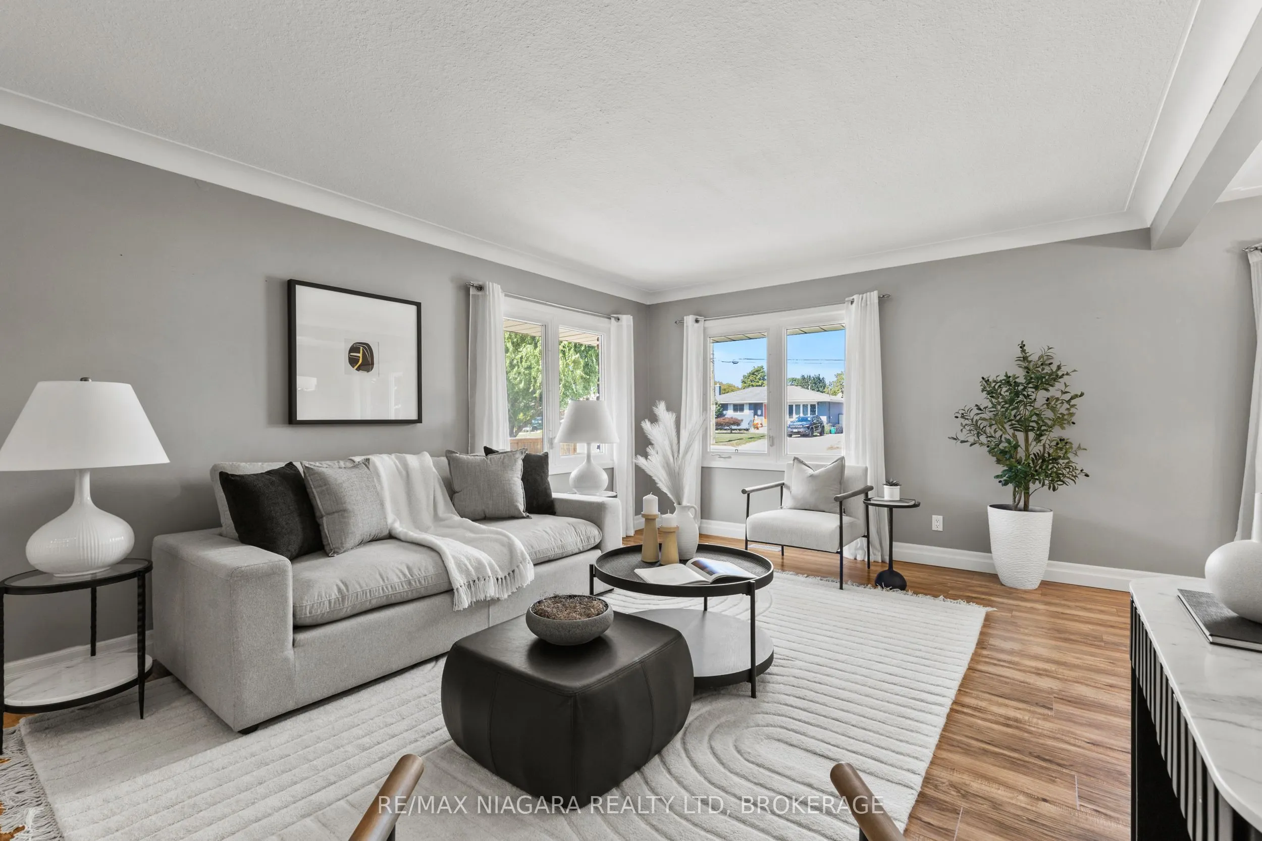 294 Lakeshore Road
