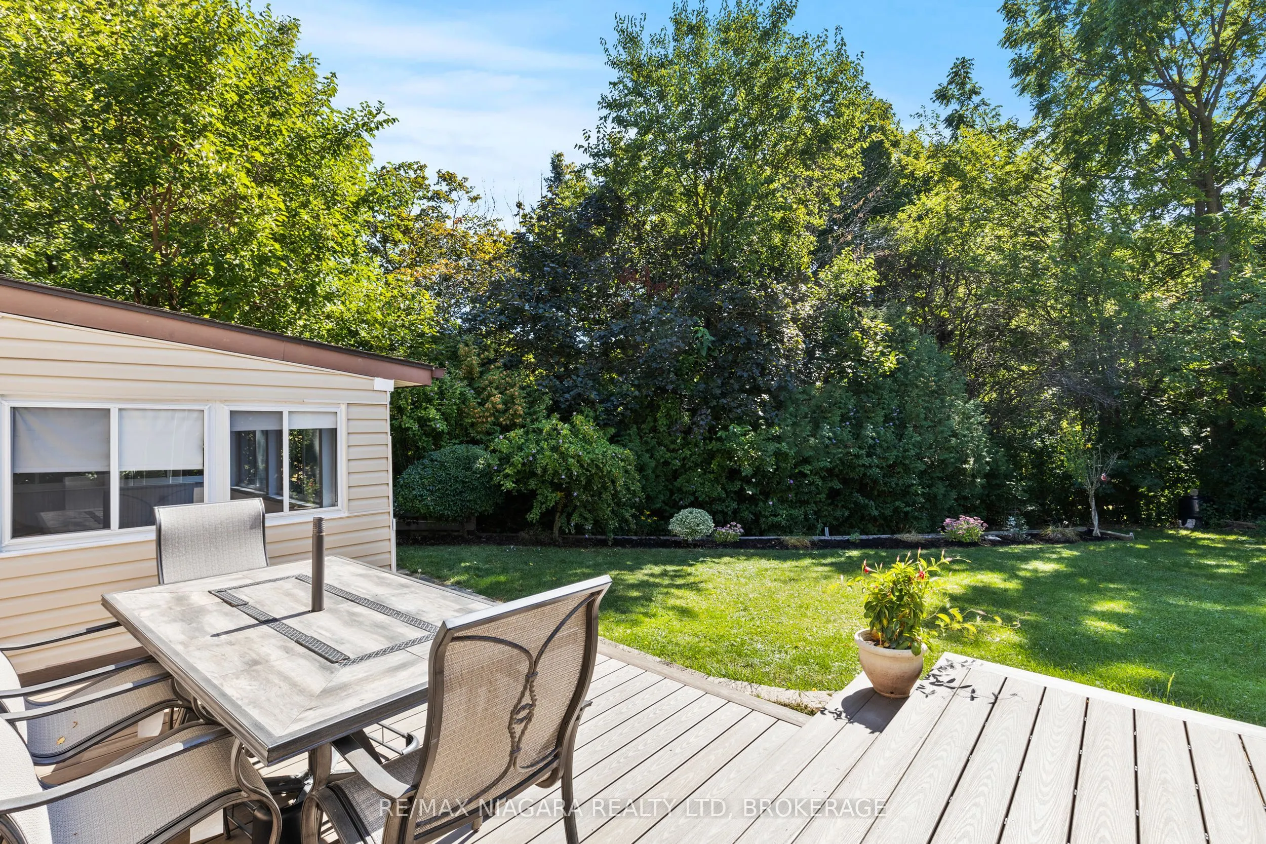 294 Lakeshore Road