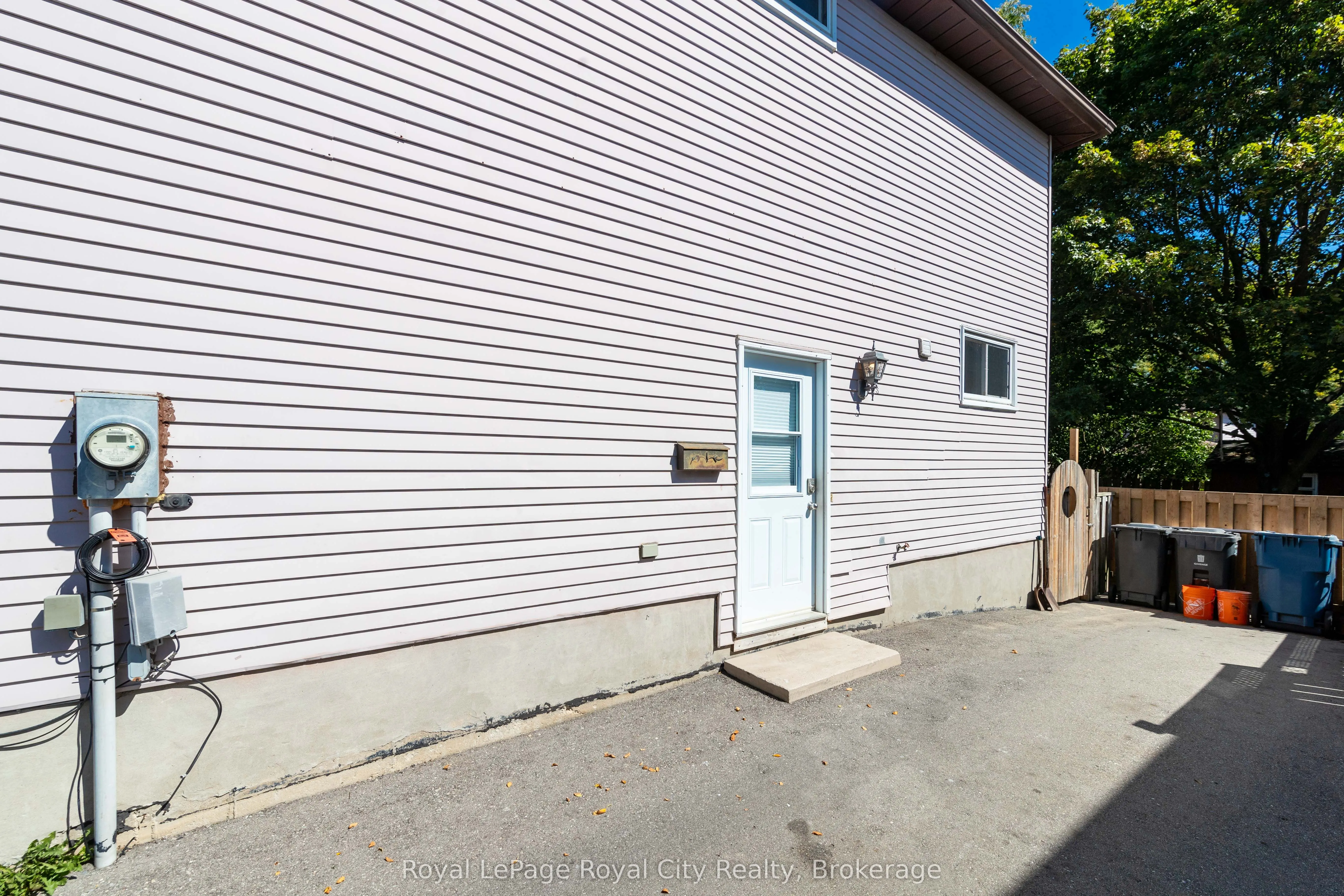 19 Leacock Avenue