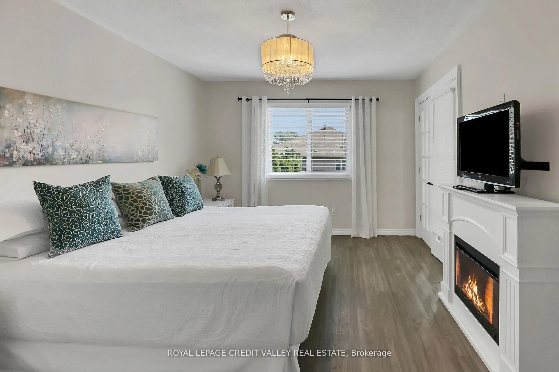 11 Jefferson Court W