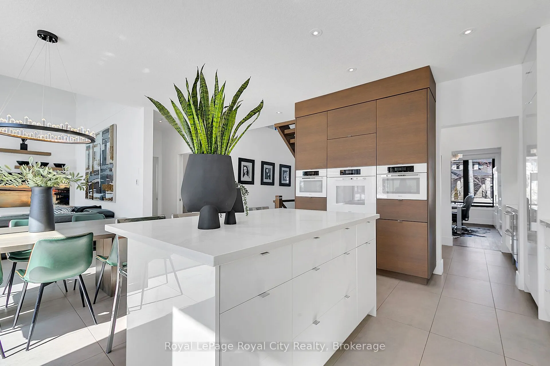 303 Gosling Gardens