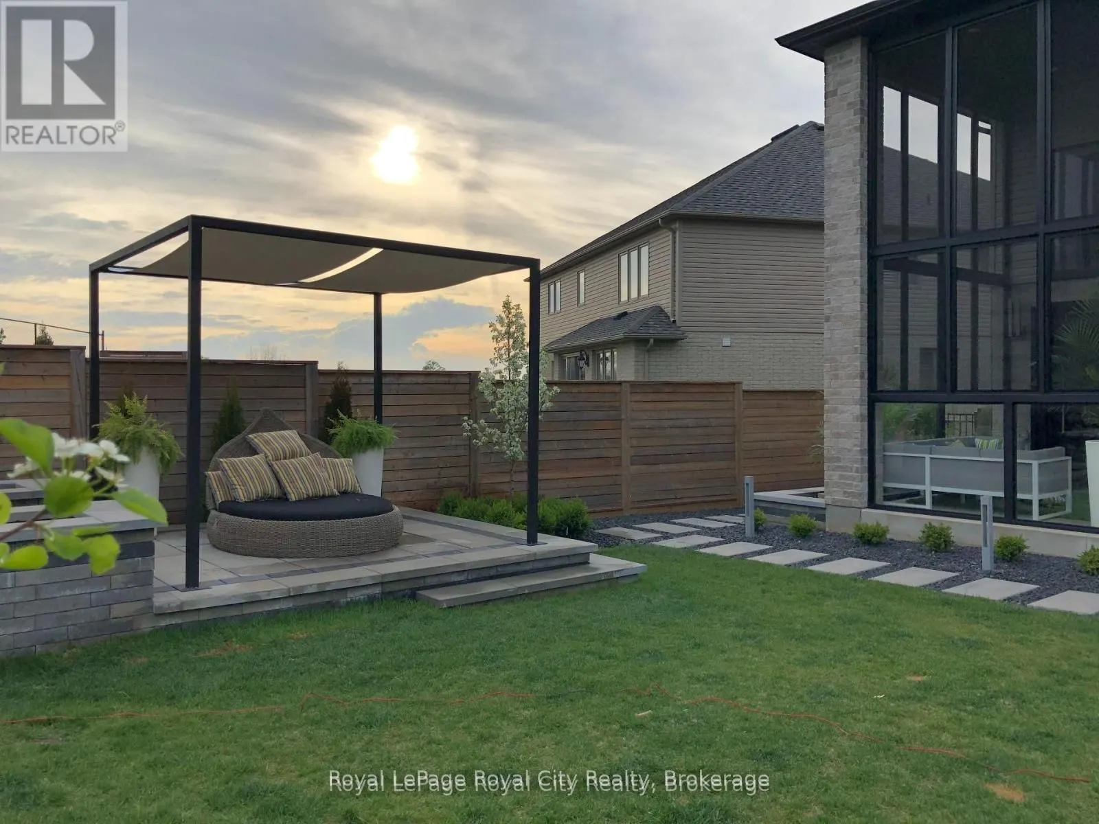 303 Gosling Gardens