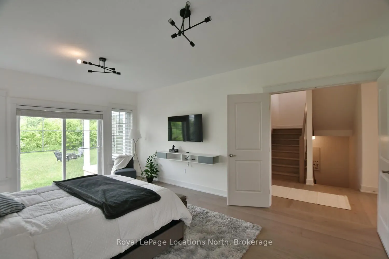 216 Snowberry Lane