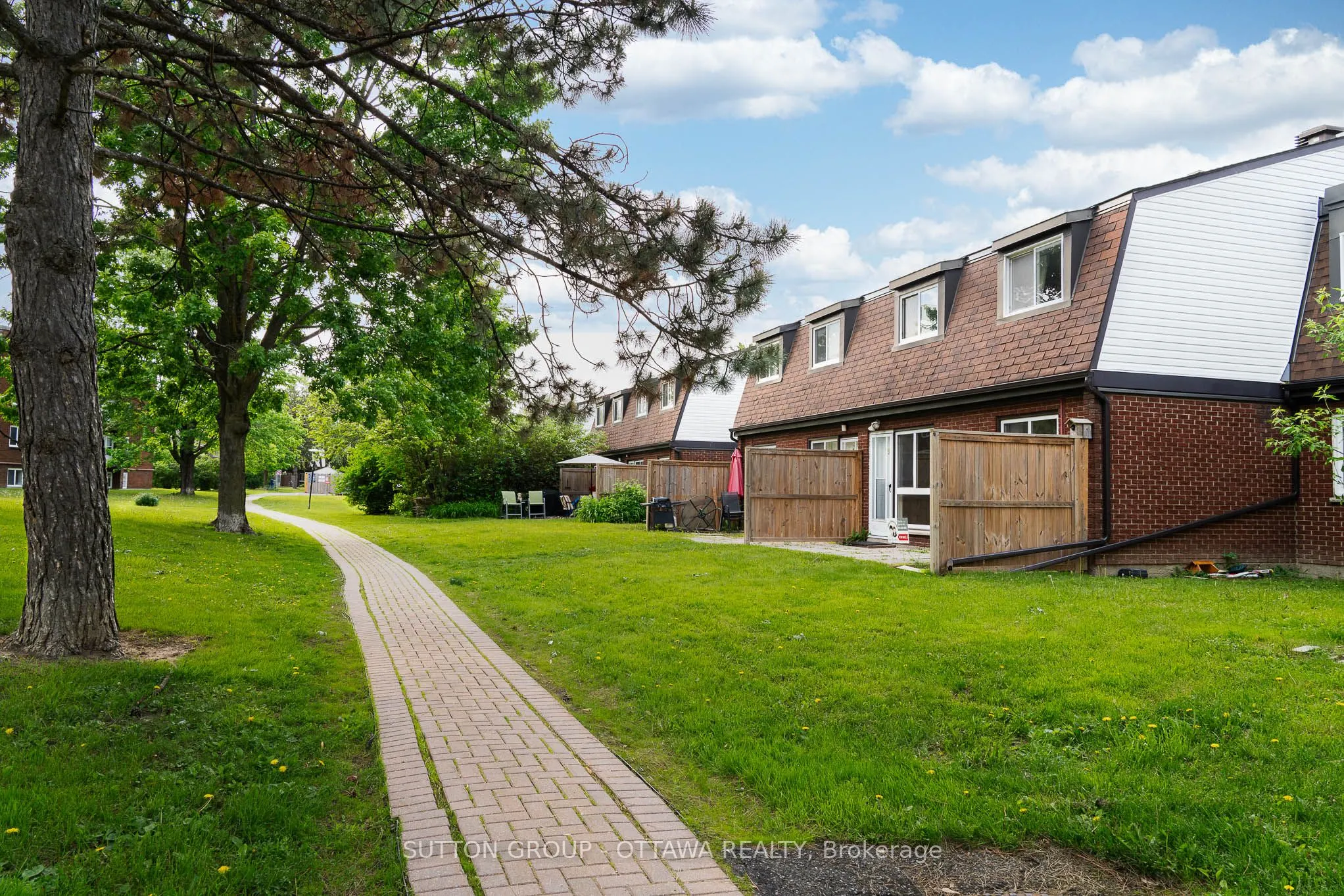 1958 Jasmine Crescent, #39J