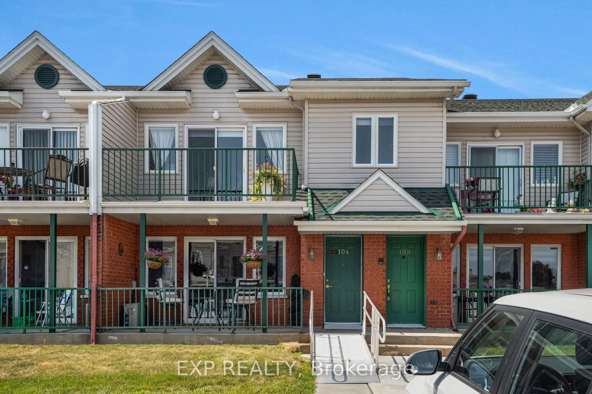 2929 Laurier Street, #103