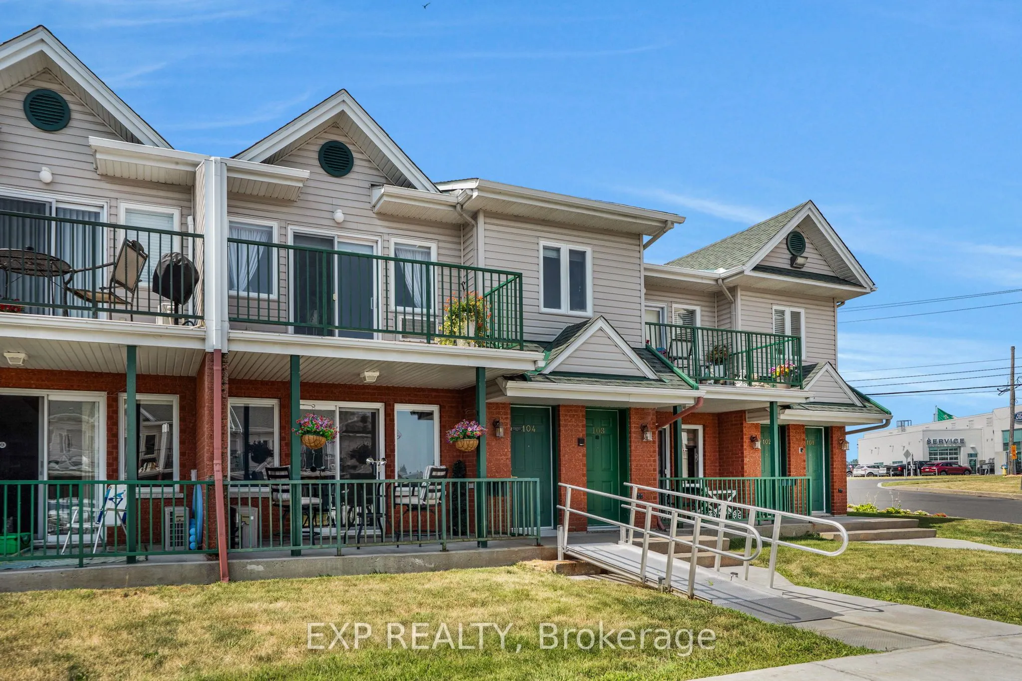 2929 Laurier Street, #103