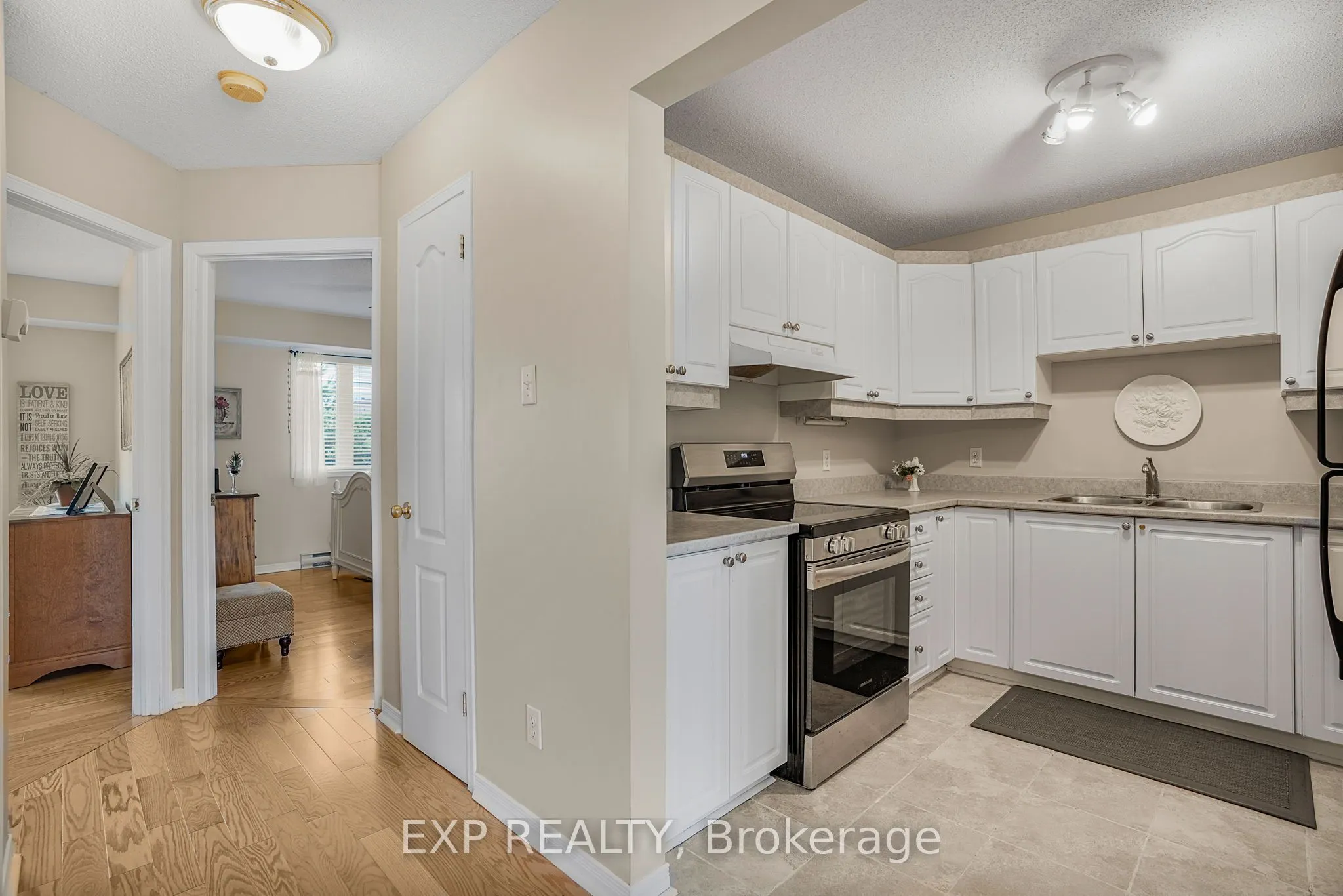 2929 Laurier Street, #103