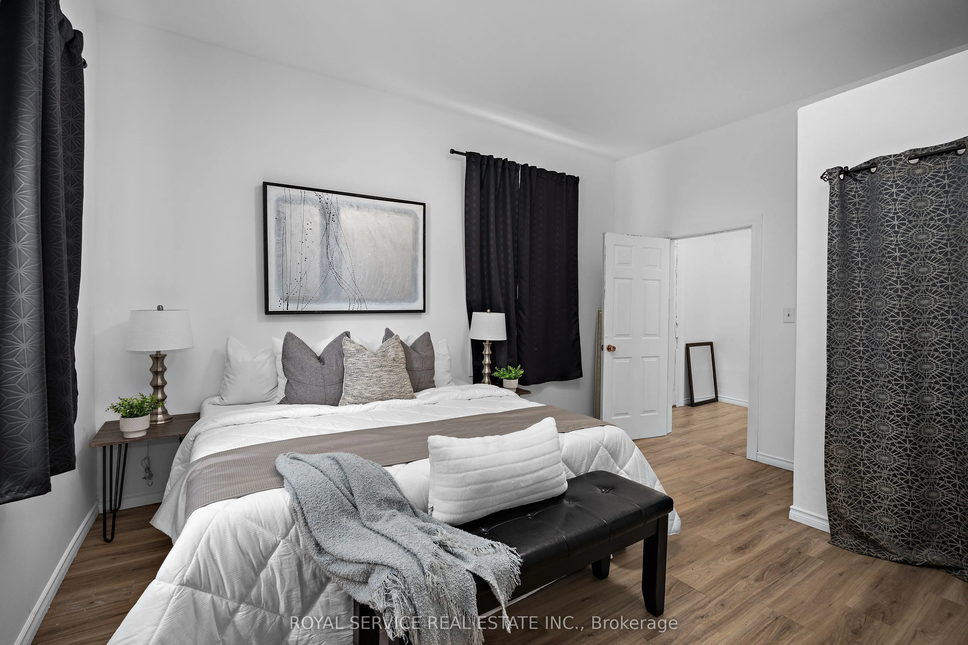 73 King Street W