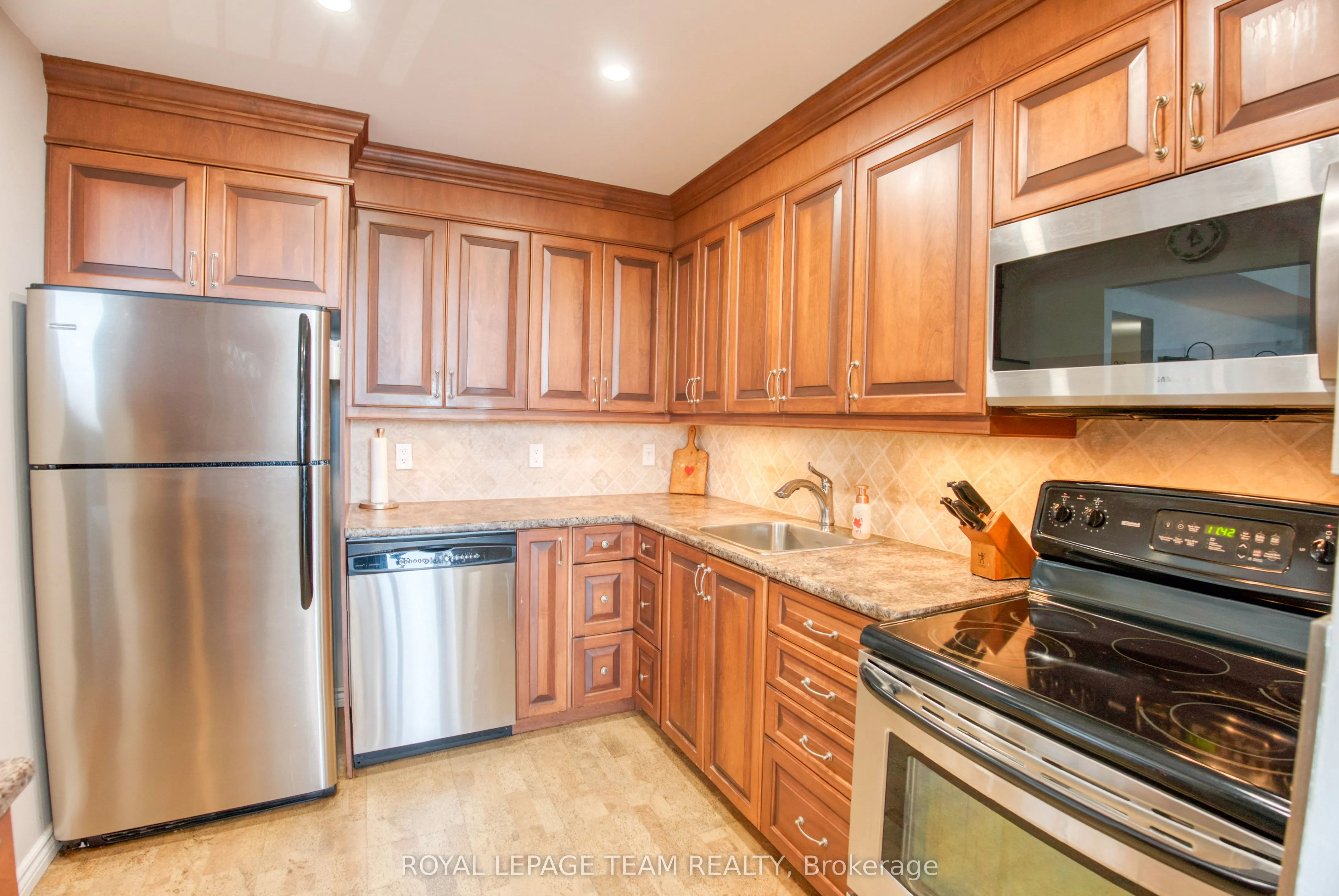 1195 Richmond Road, #2006