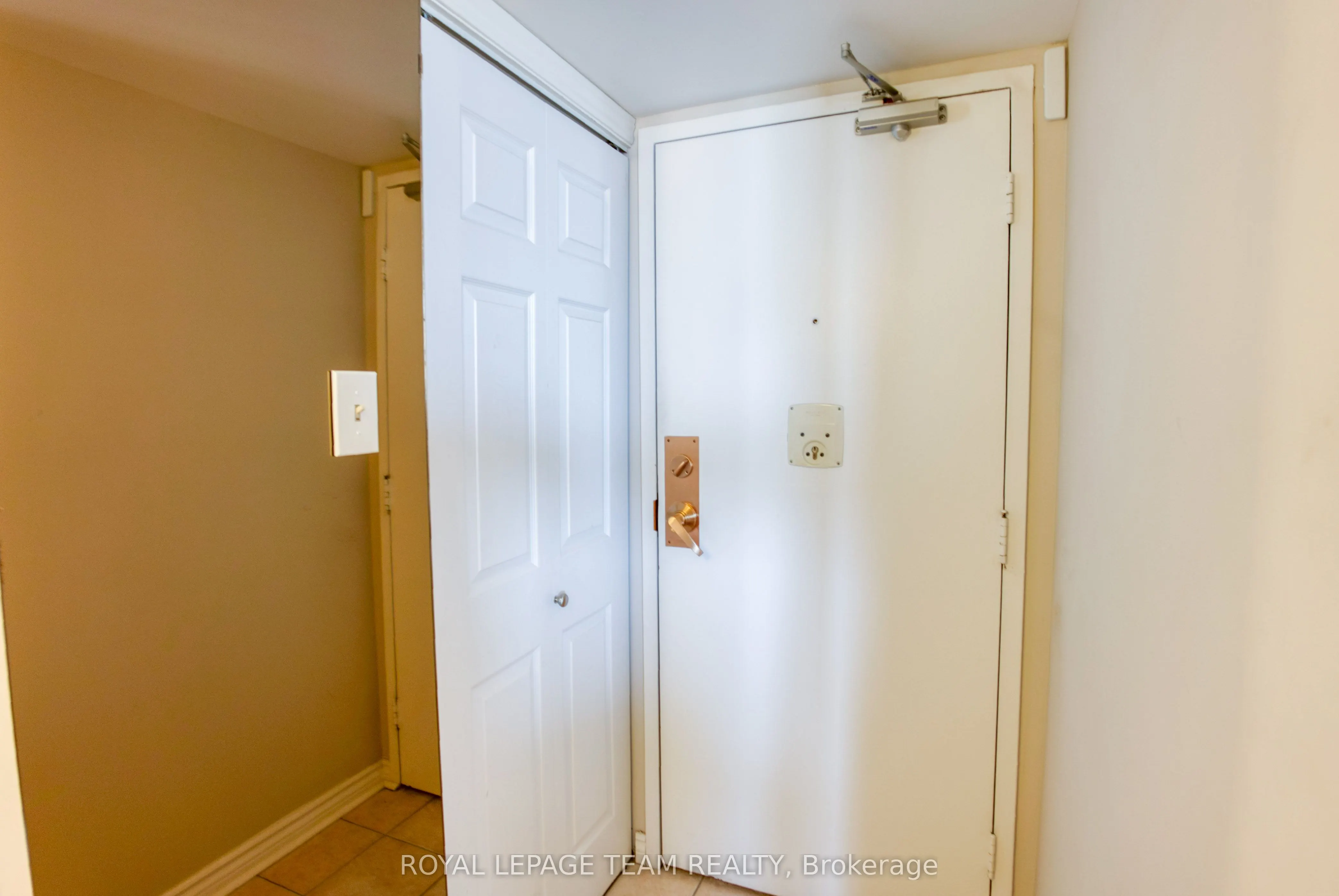 1195 Richmond Road, #2006