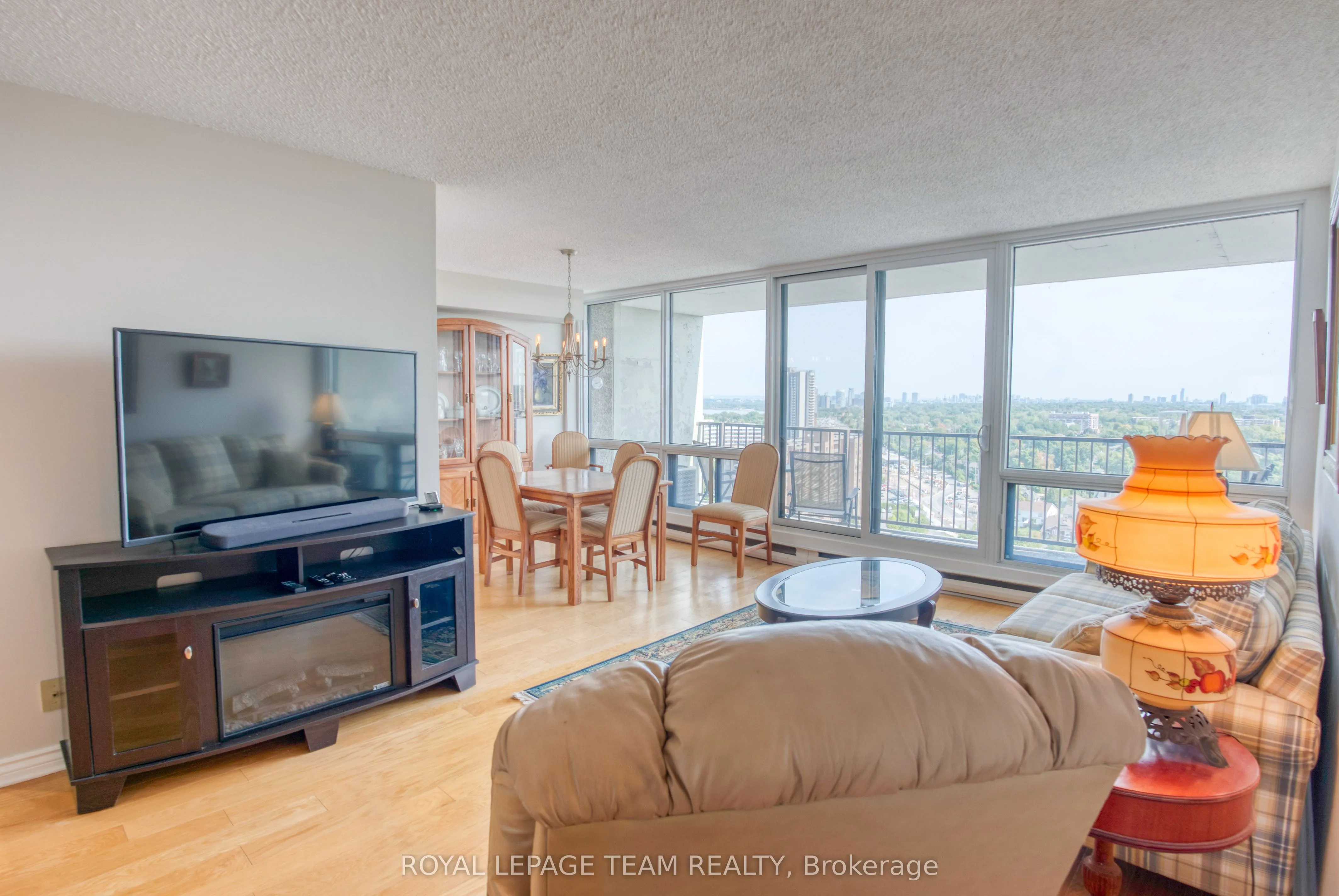 1195 Richmond Road, #2006
