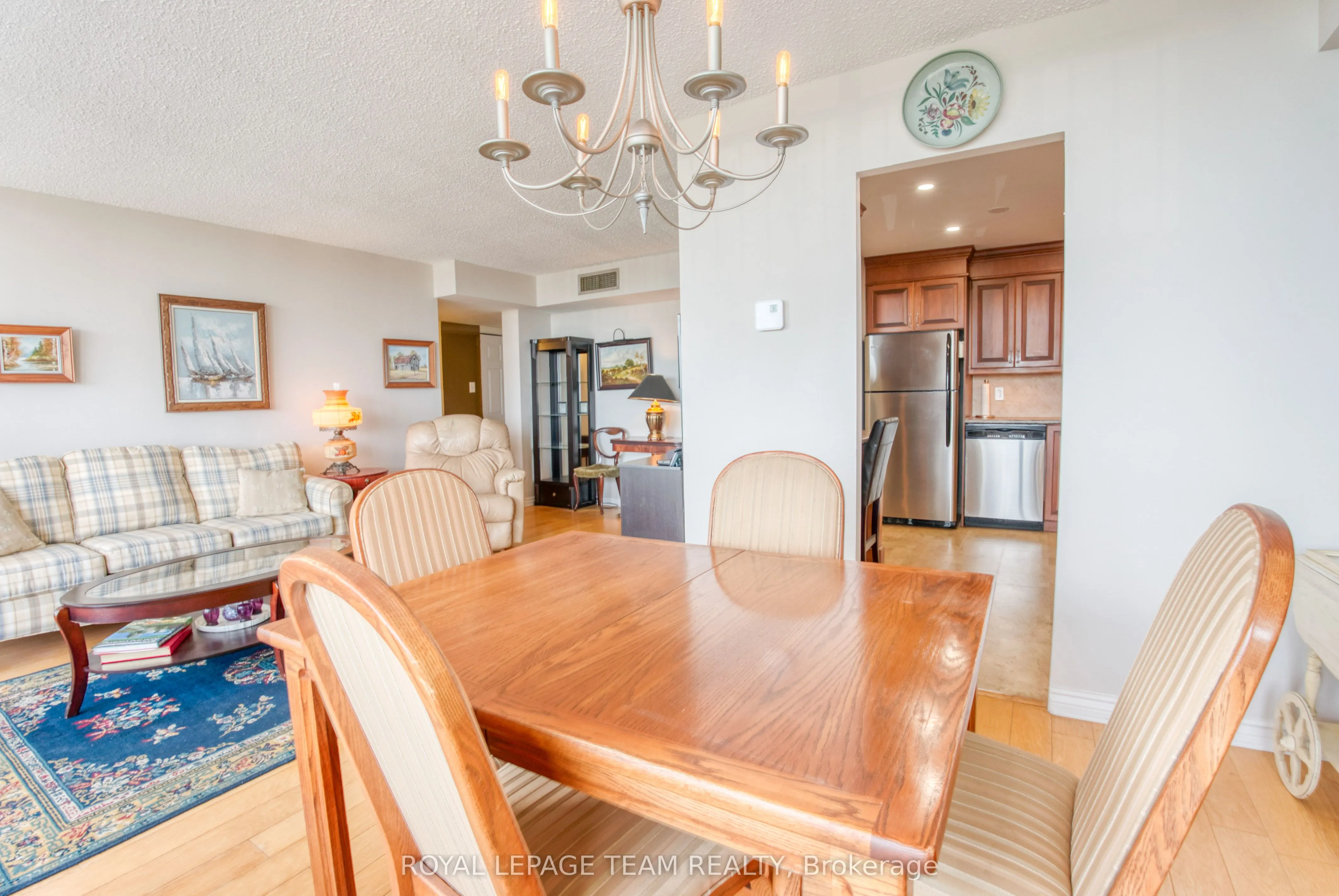 1195 Richmond Road, #2006