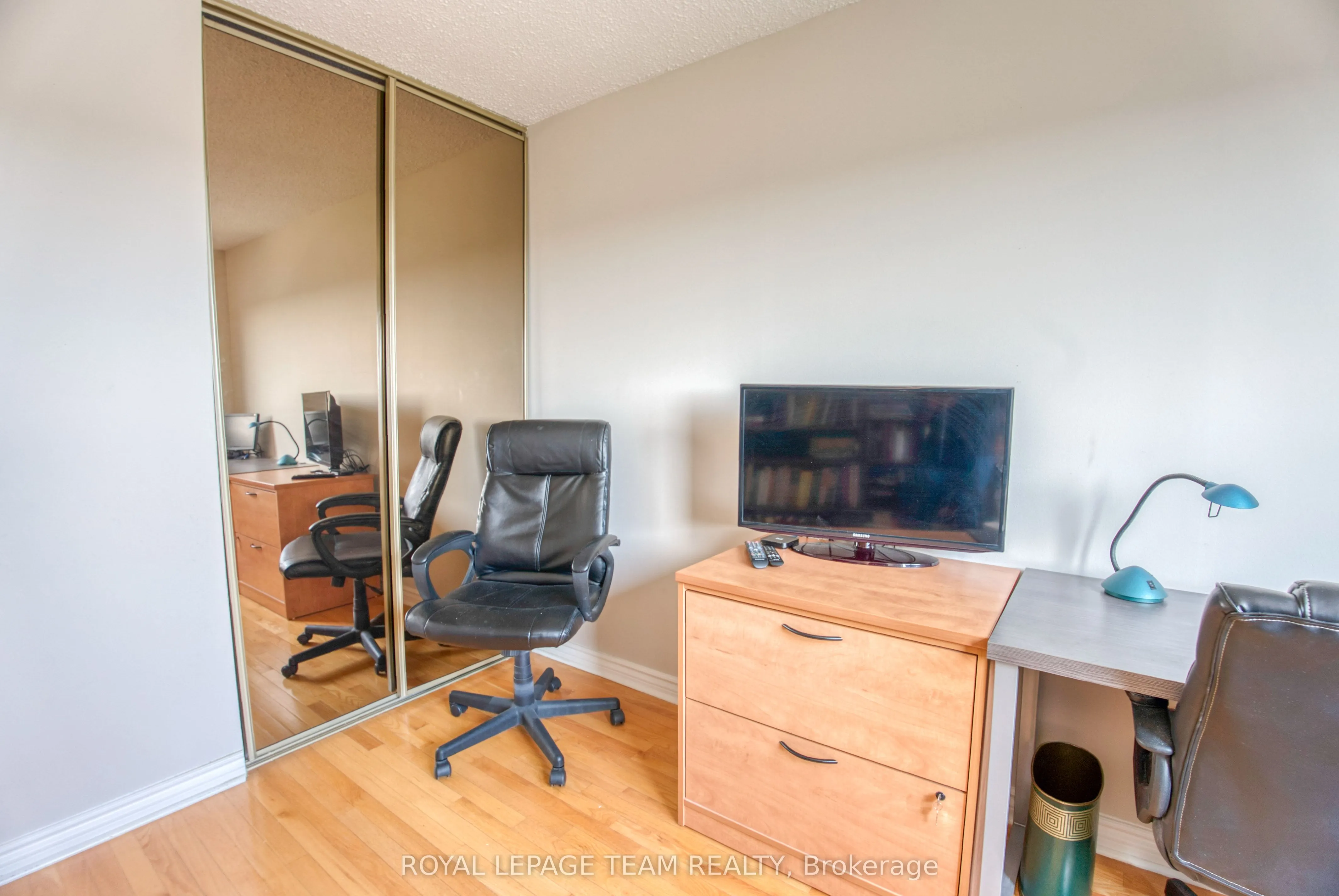 1195 Richmond Road, #2006