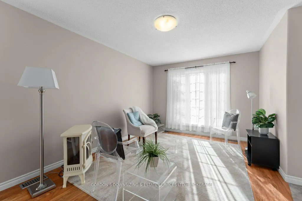 687 Arbour Crescent