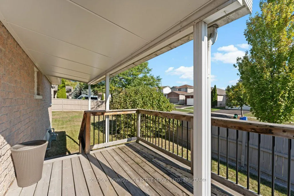 687 Arbour Crescent