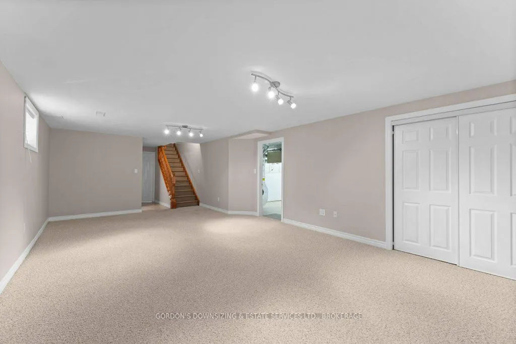 687 Arbour Crescent
