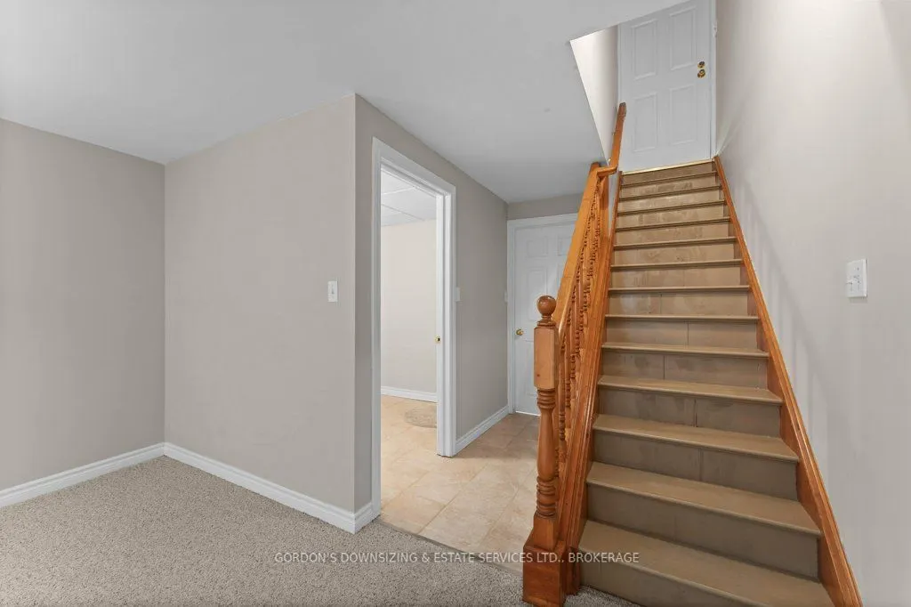 687 Arbour Crescent