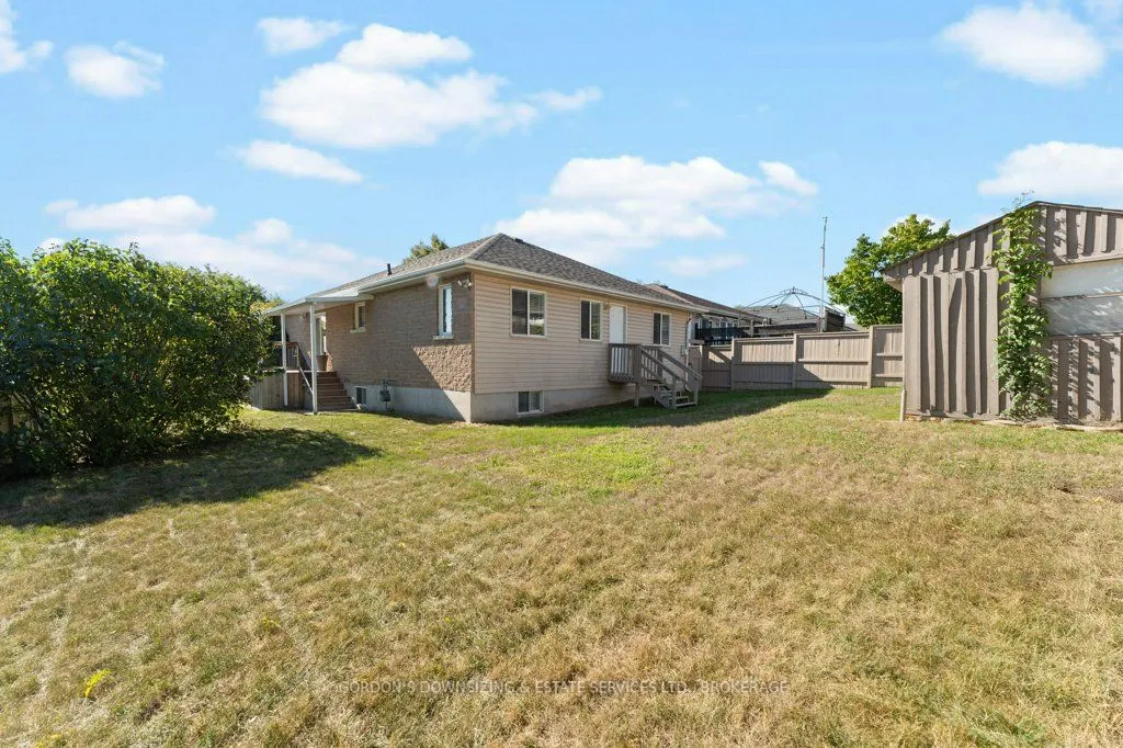 687 Arbour Crescent