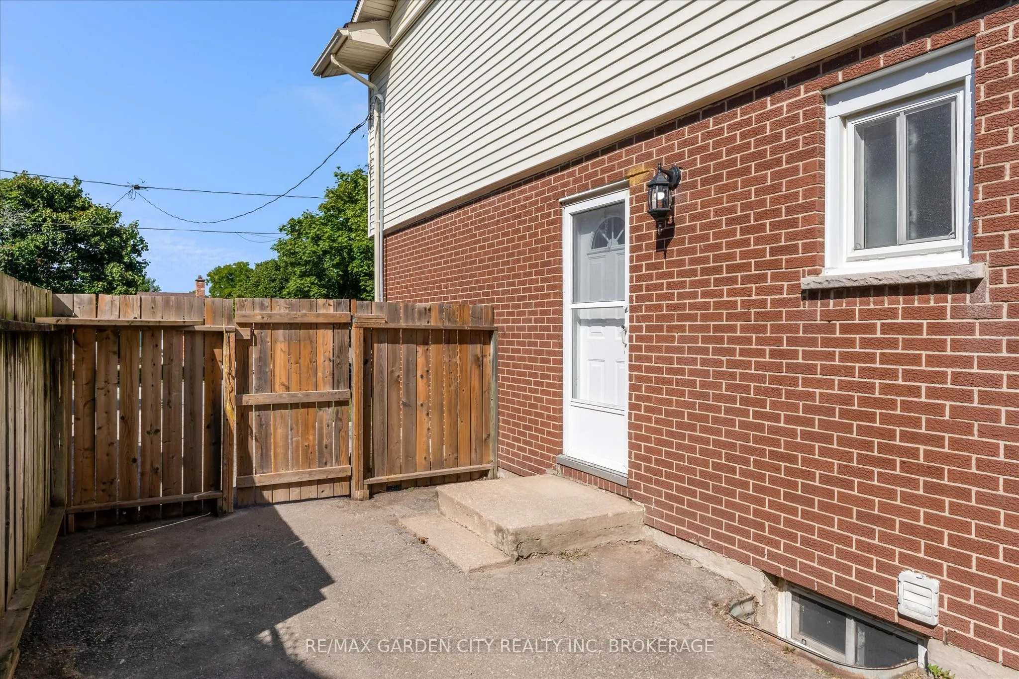 196 St Augustine Drive