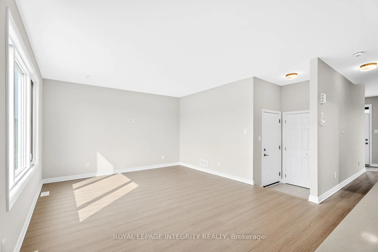 335 Les Emmerson Drive