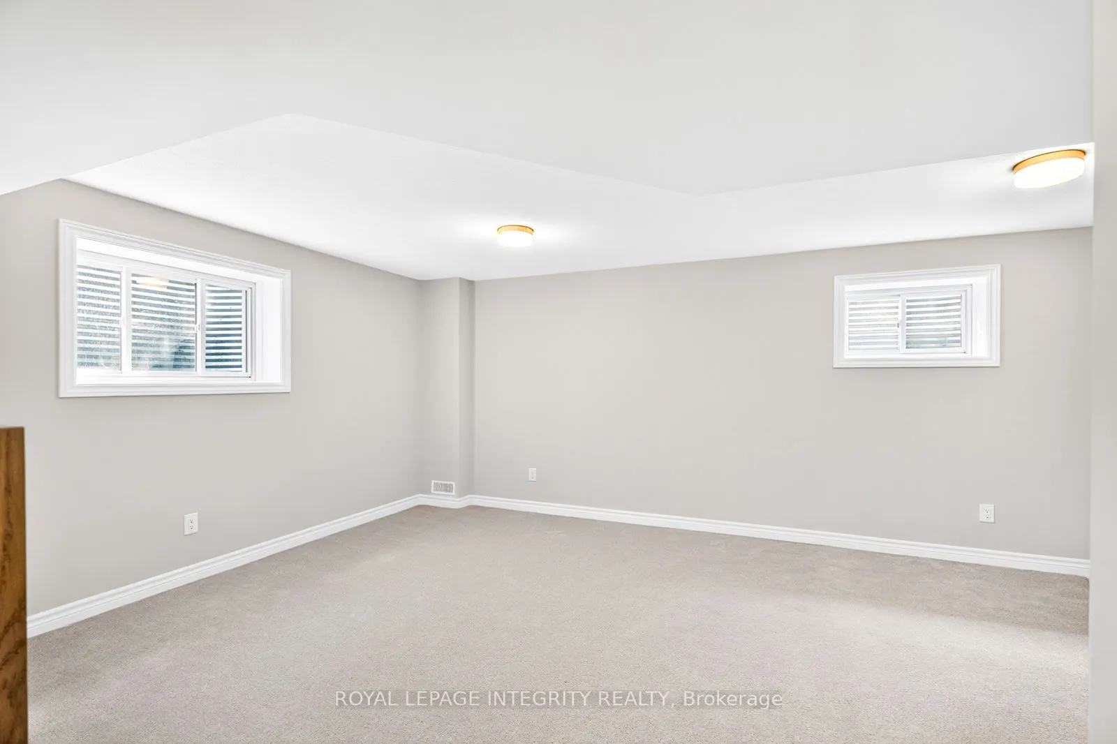 335 Les Emmerson Drive