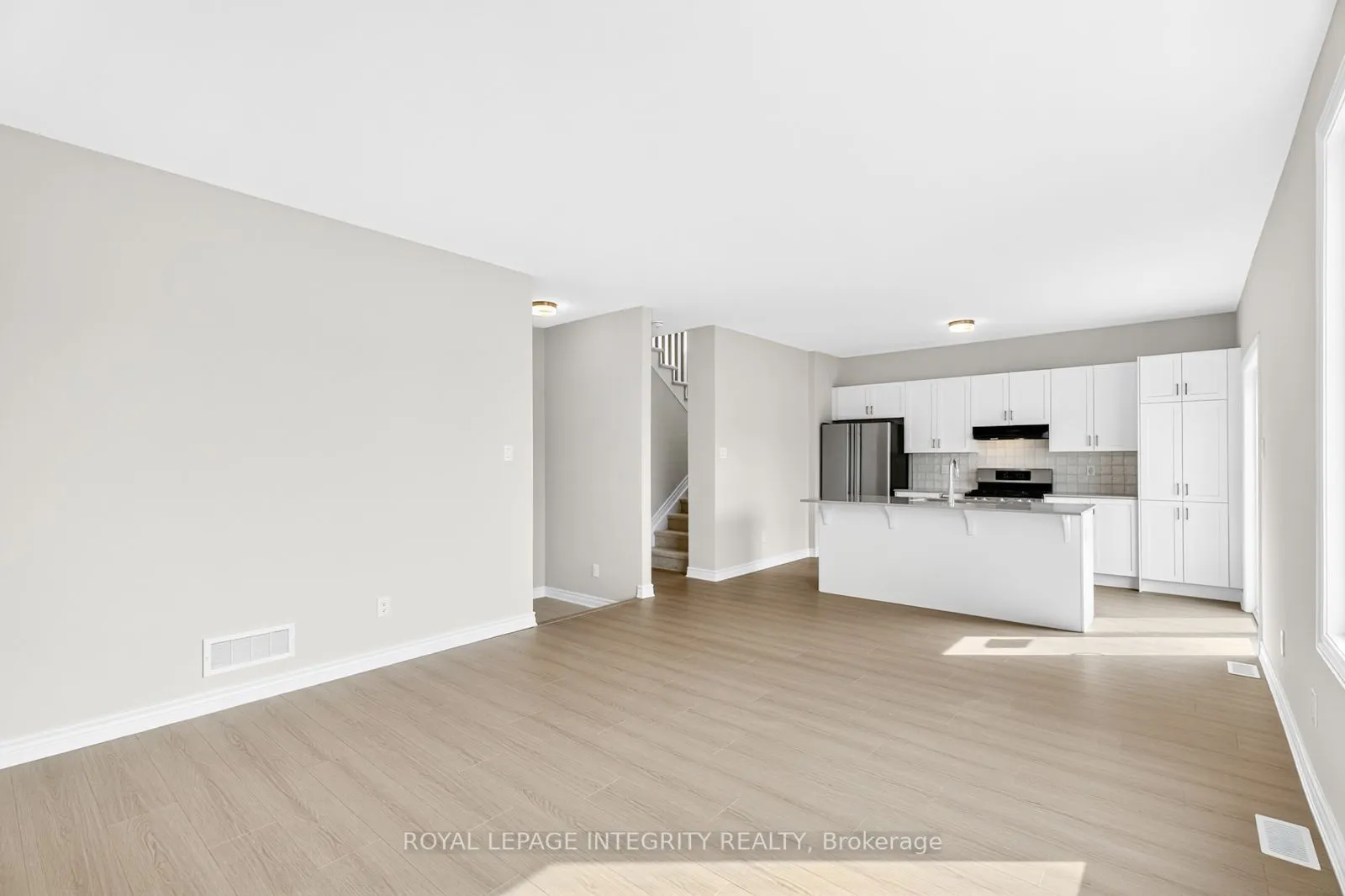 335 Les Emmerson Drive