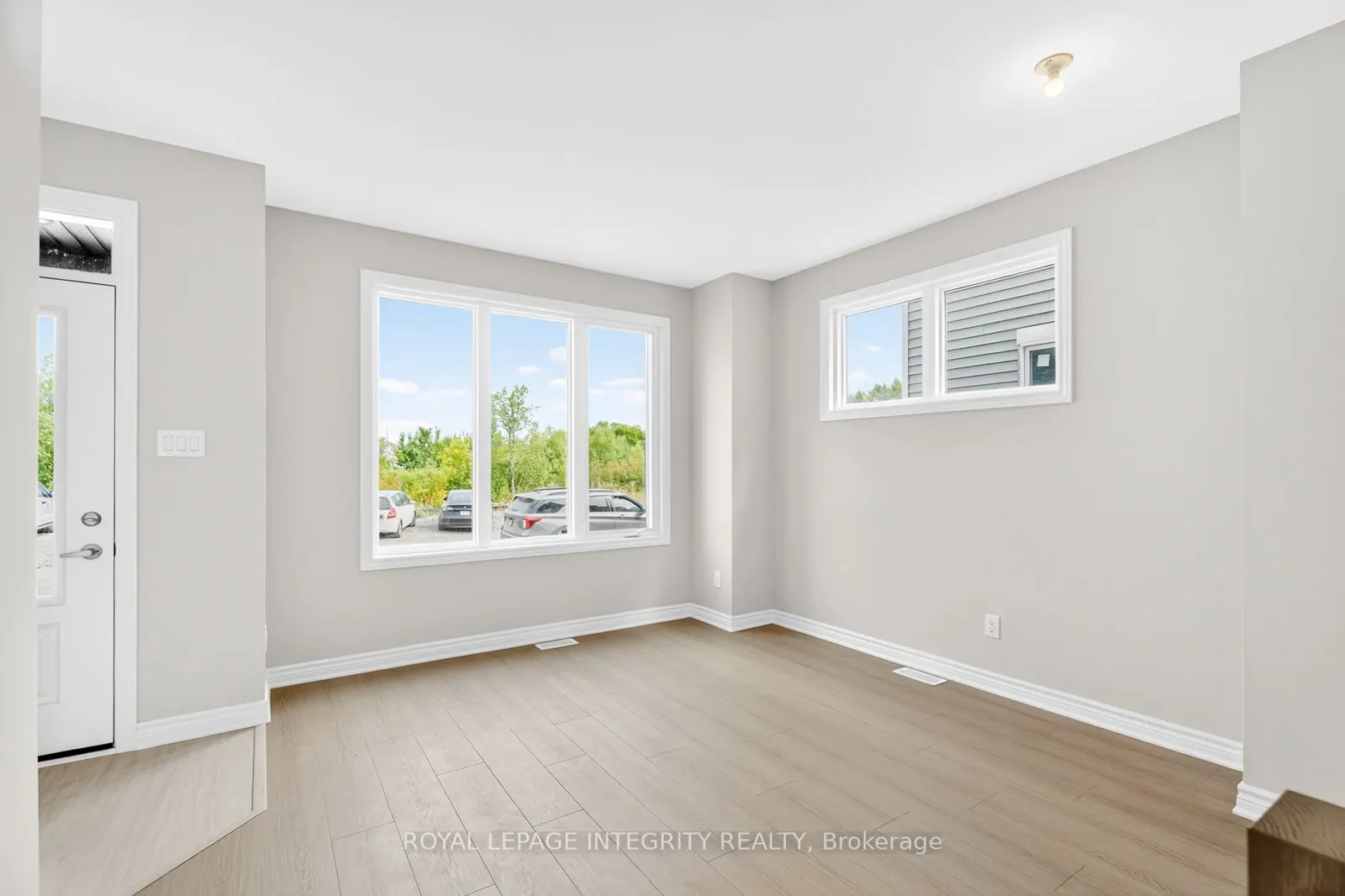 335 Les Emmerson Drive
