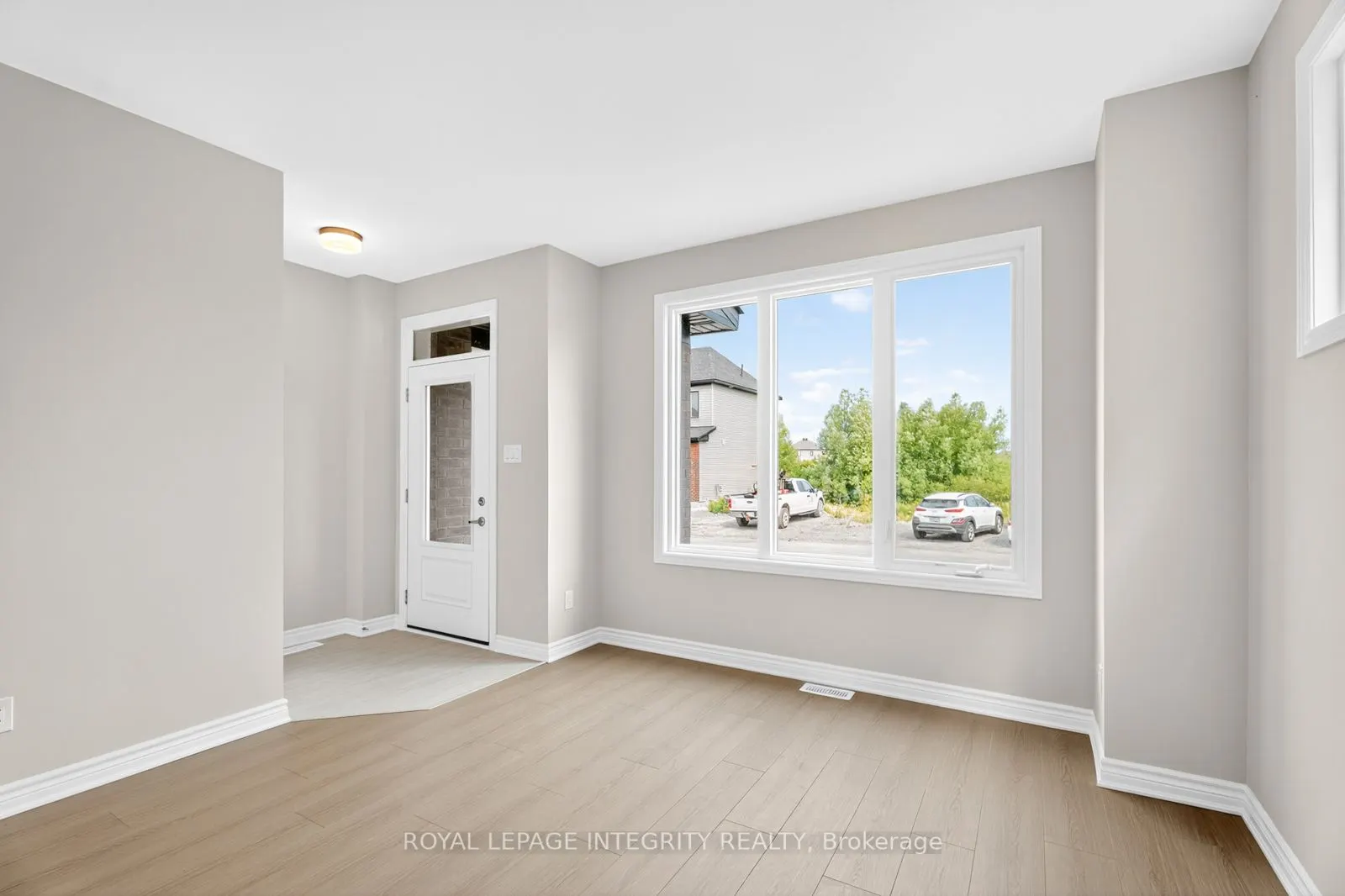 335 Les Emmerson Drive