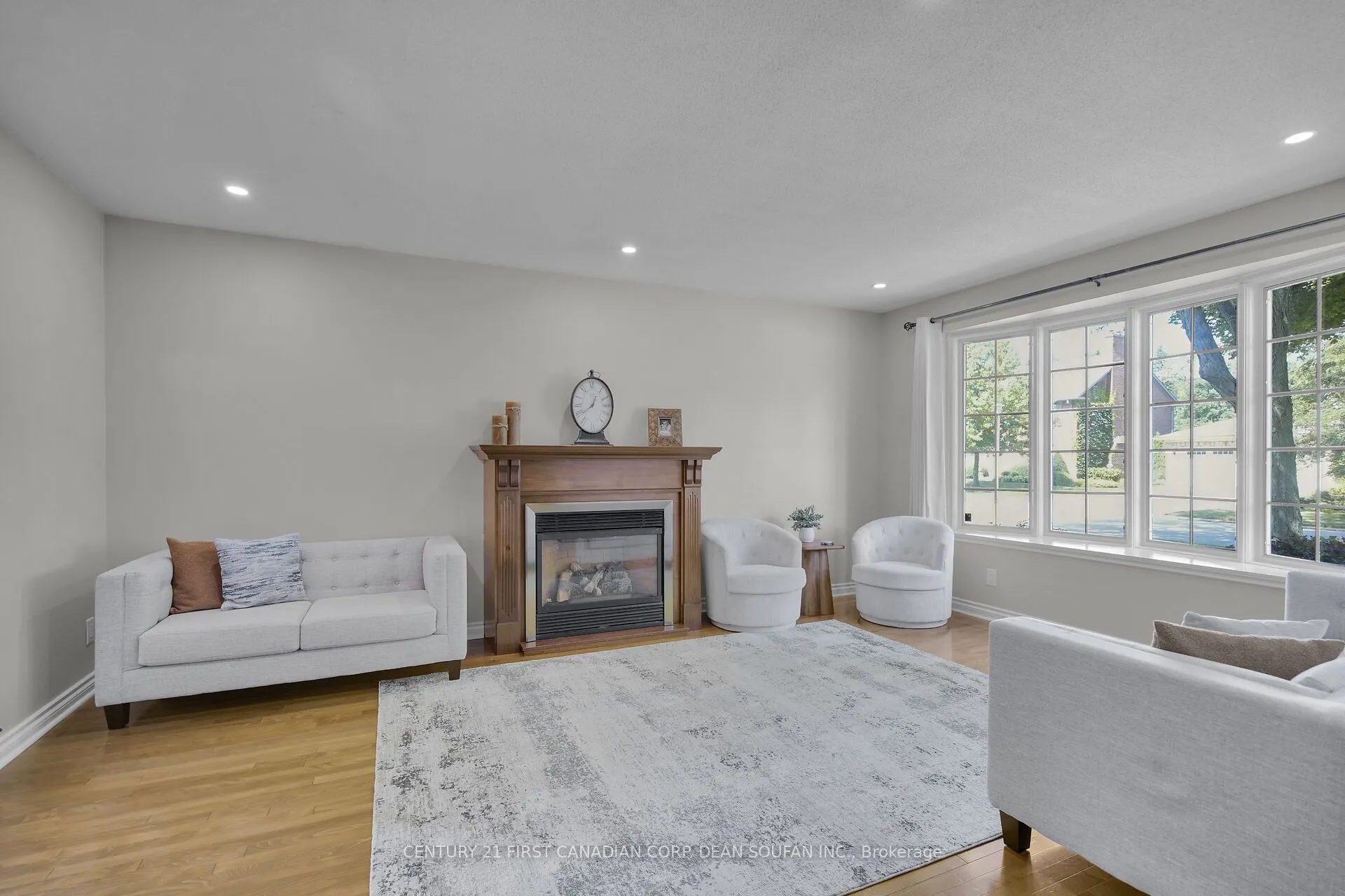 6907 Lambeth Walk