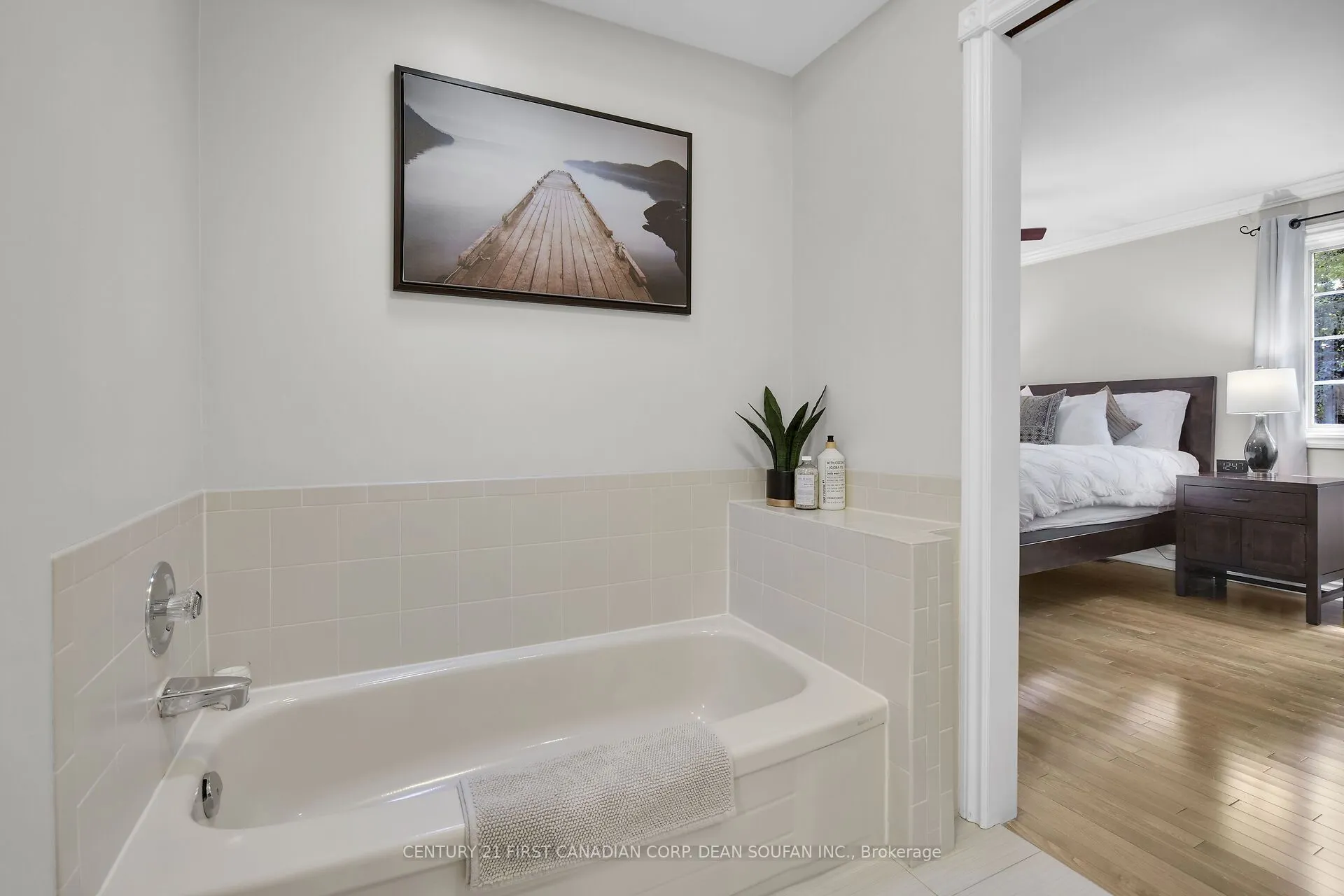 6907 Lambeth Walk