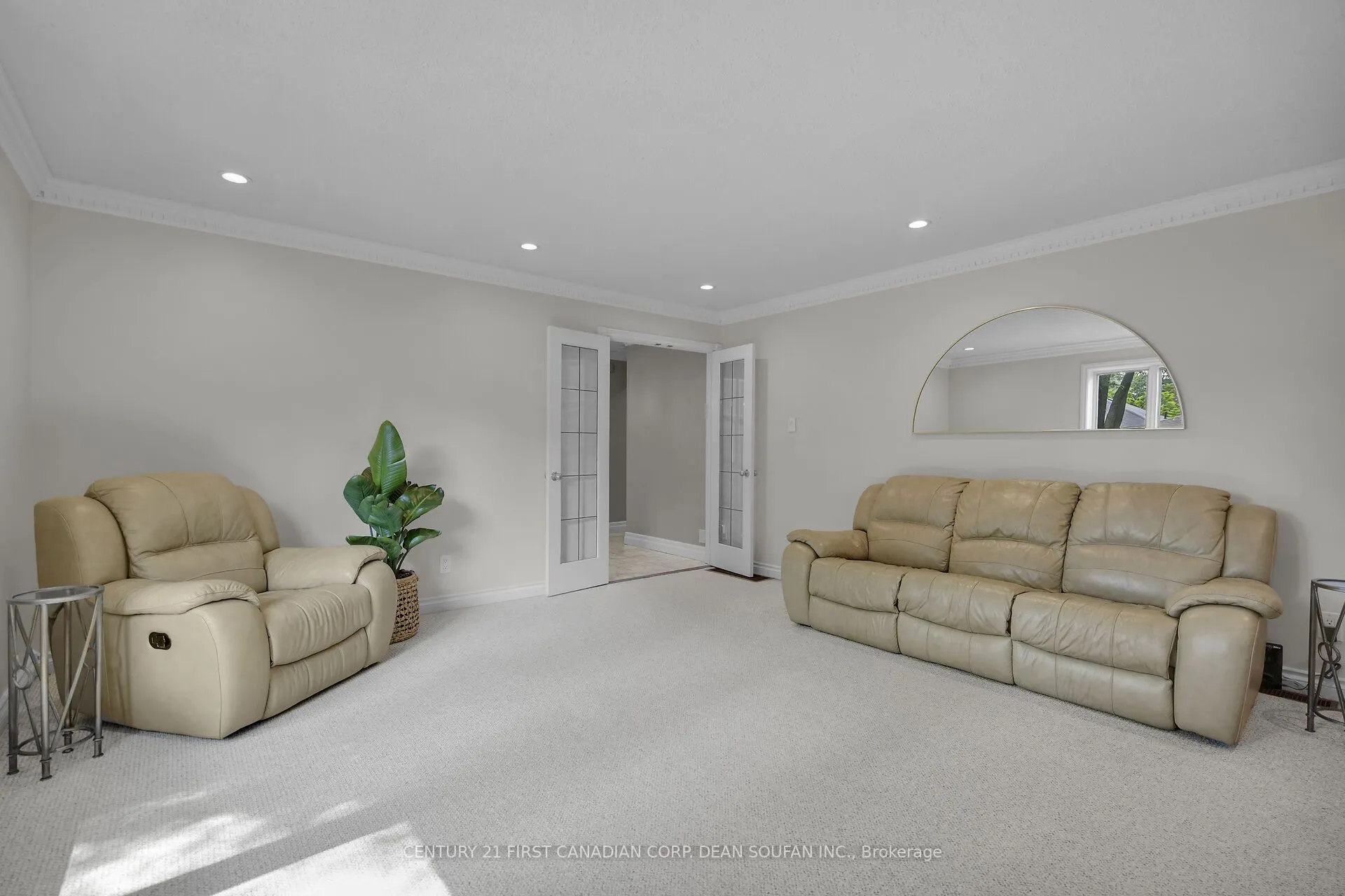 6907 Lambeth Walk