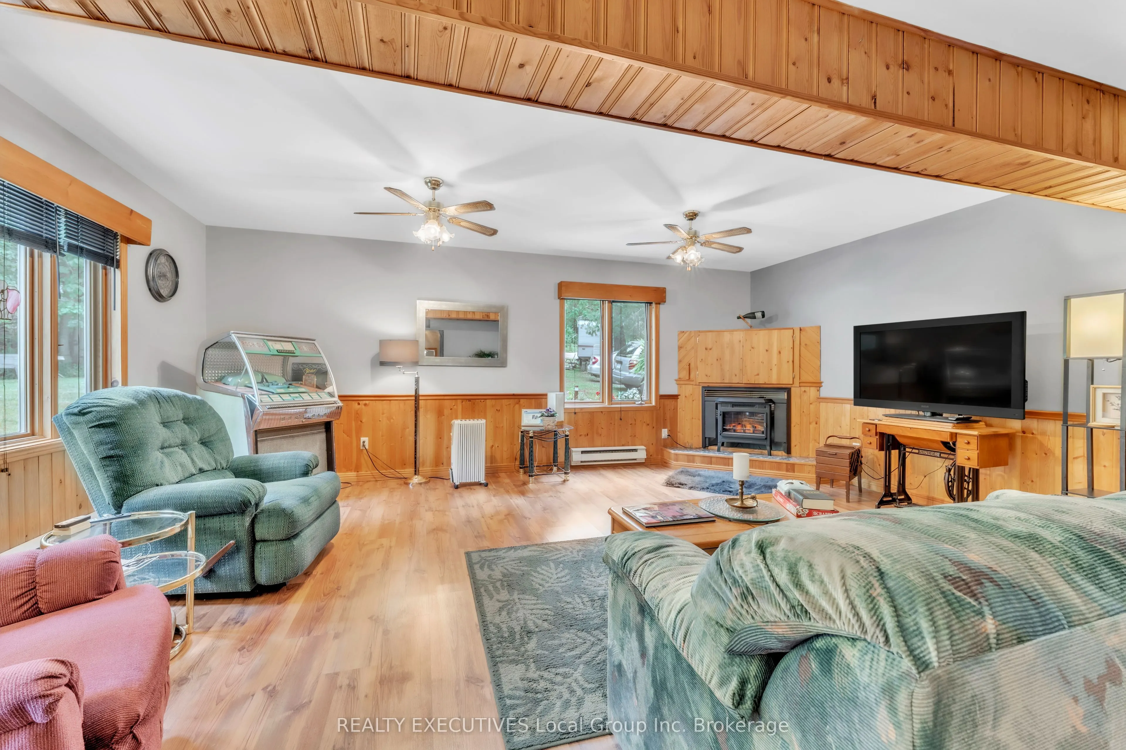 170F Shorewood Road