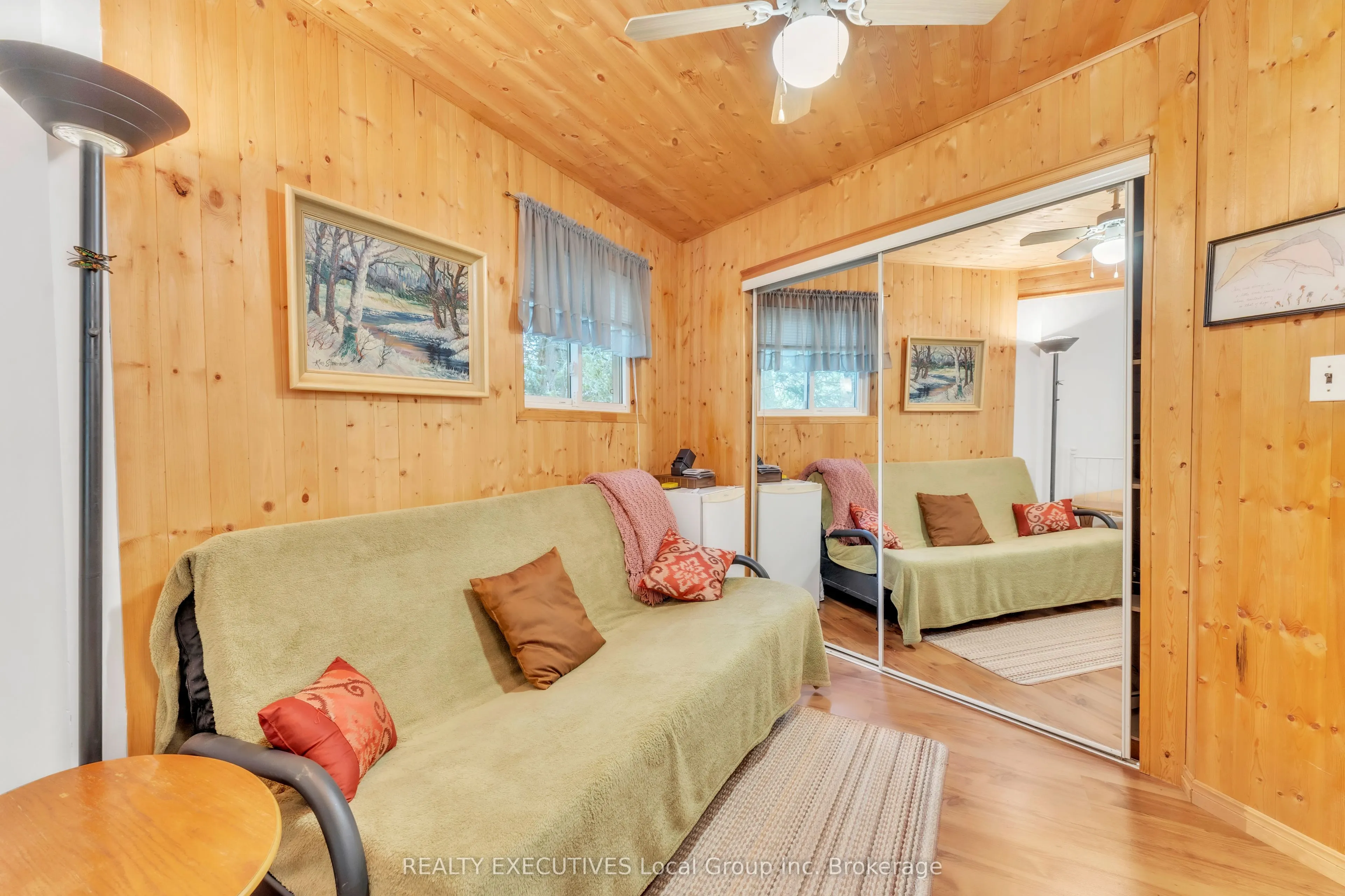 170F Shorewood Road