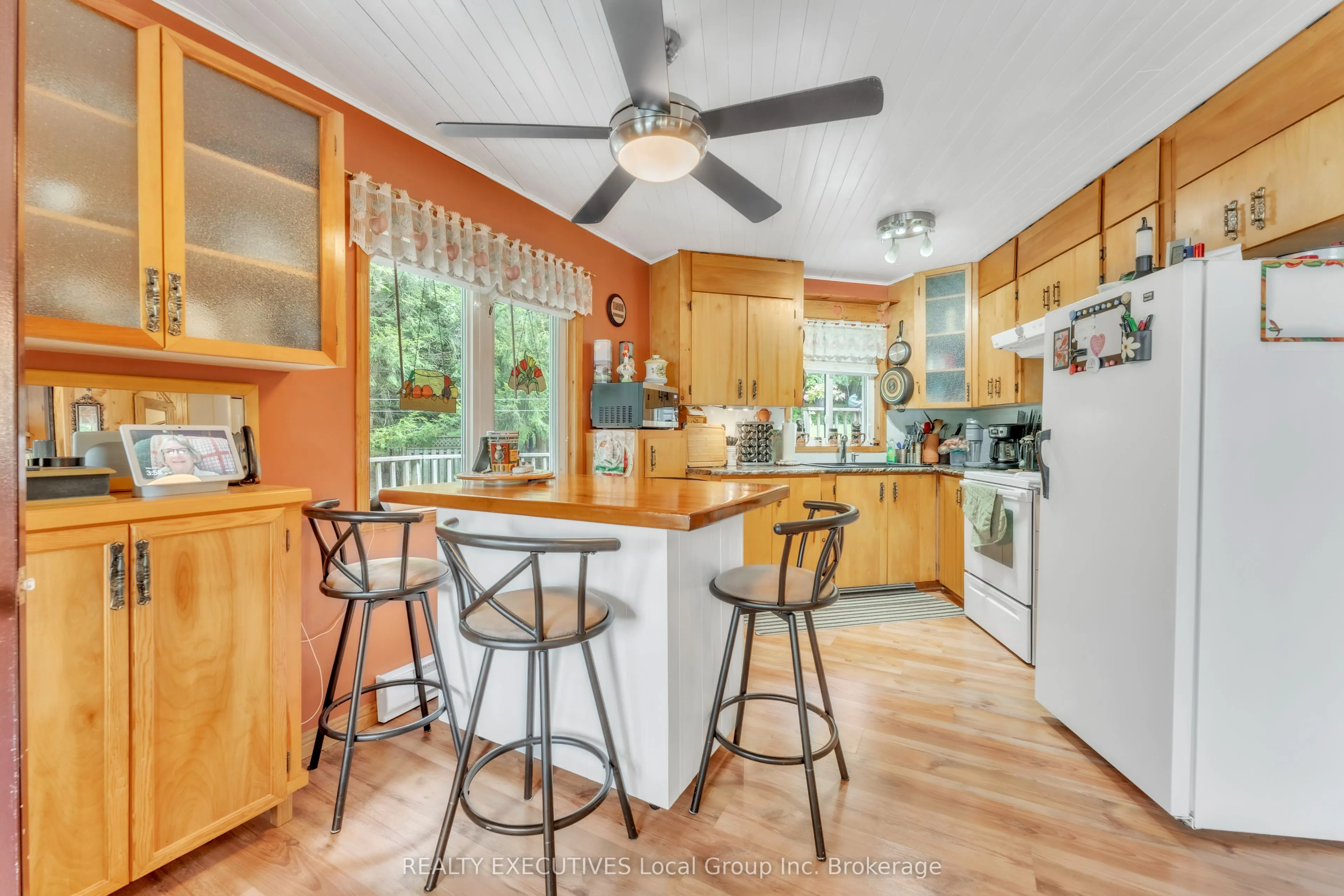 170F Shorewood Road