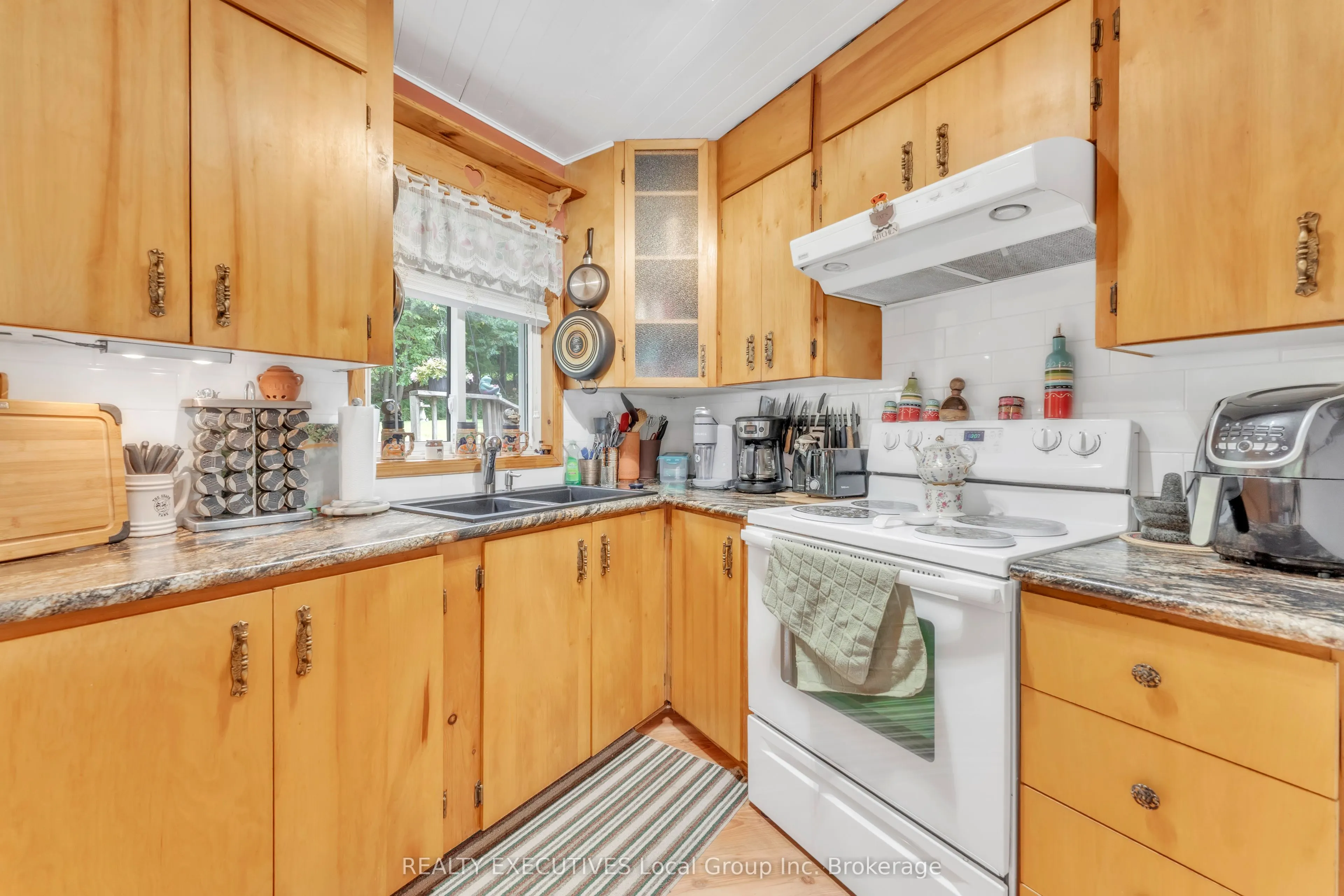 170F Shorewood Road