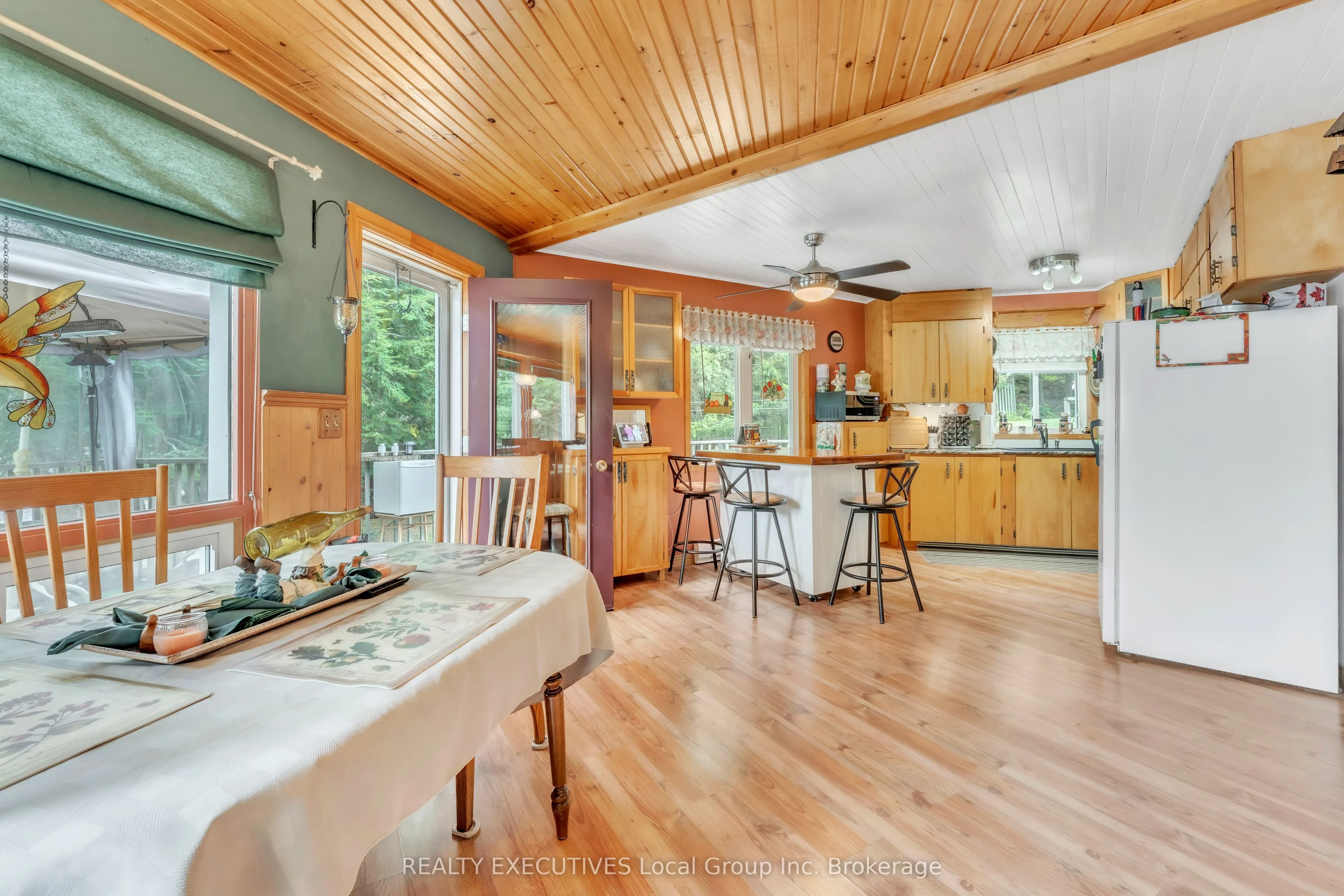 170F Shorewood Road
