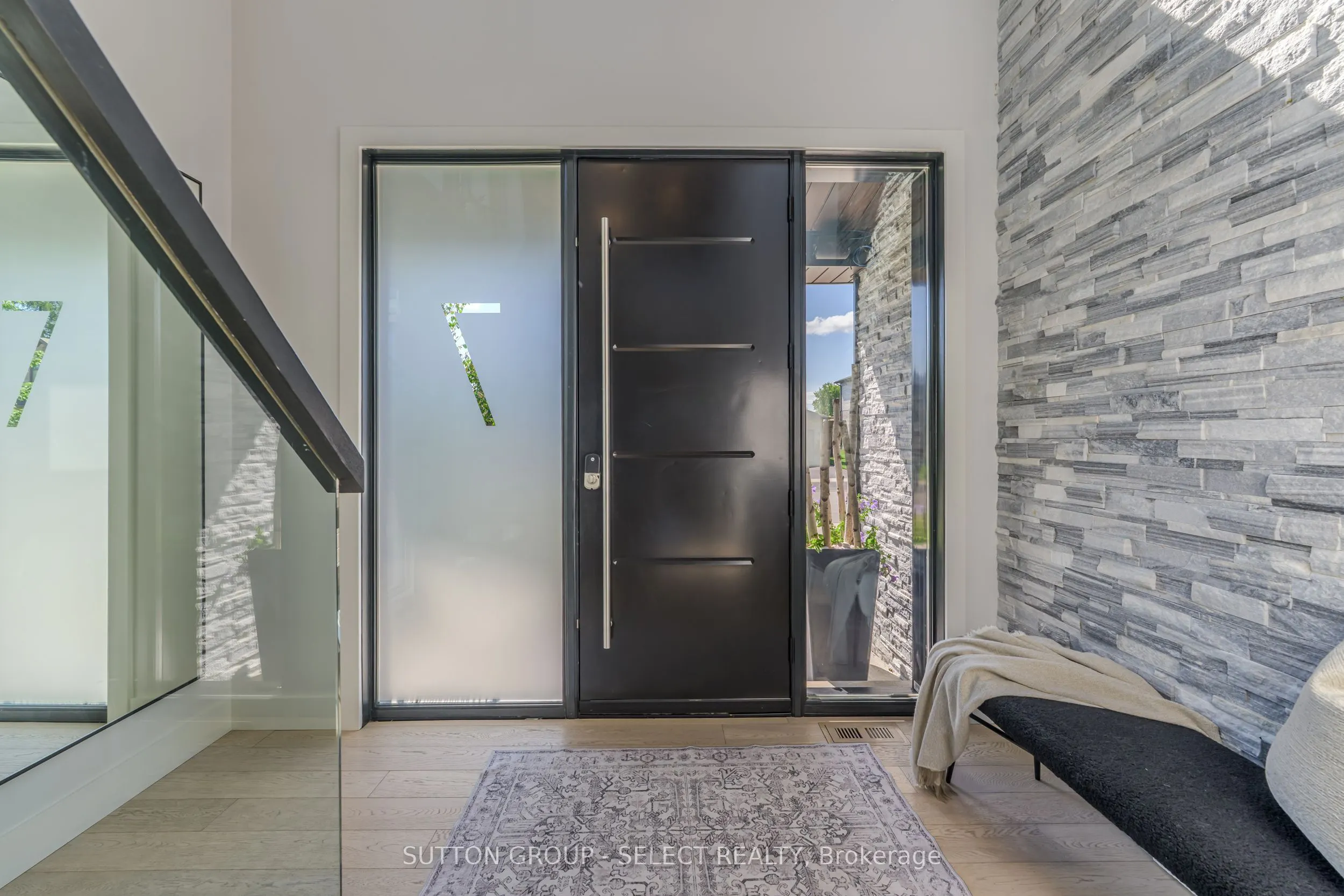 7 Valleyview Crescent