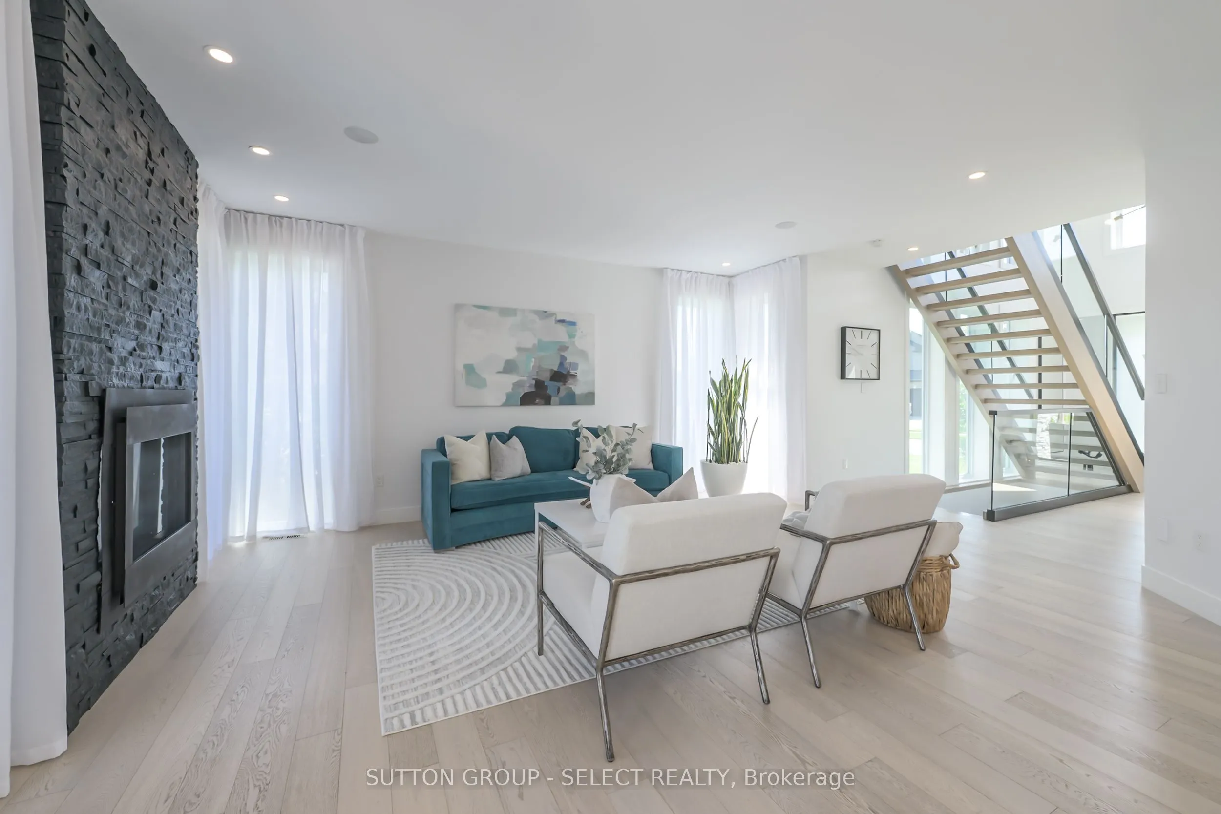 7 Valleyview Crescent